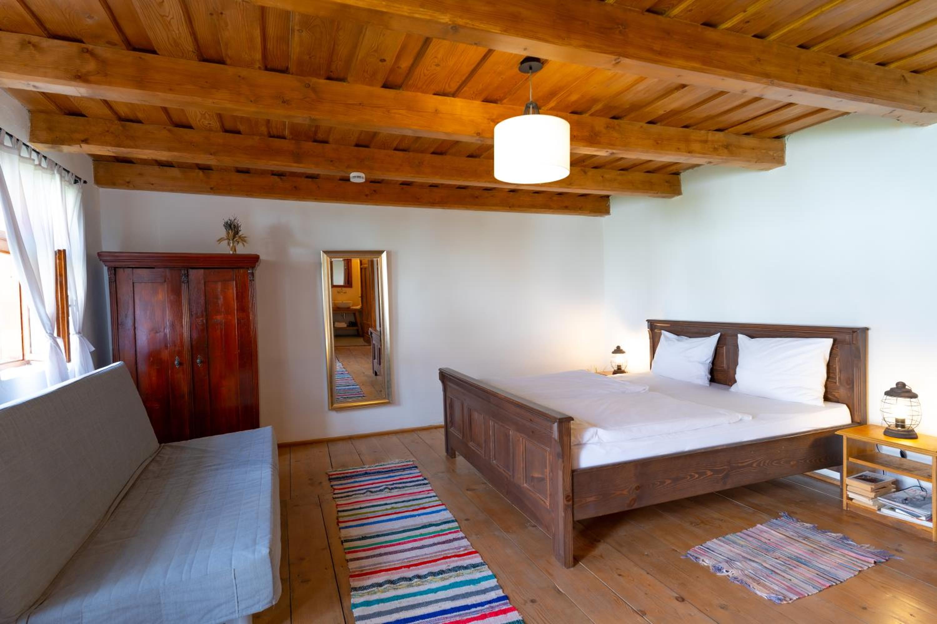 Studio Apartment - Photo 9