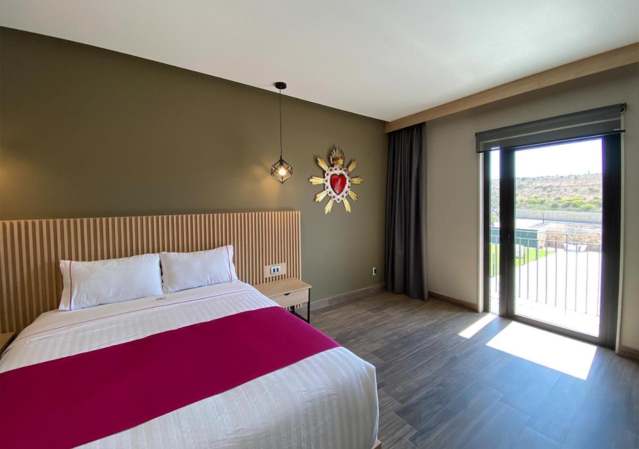 Standard Queen Room