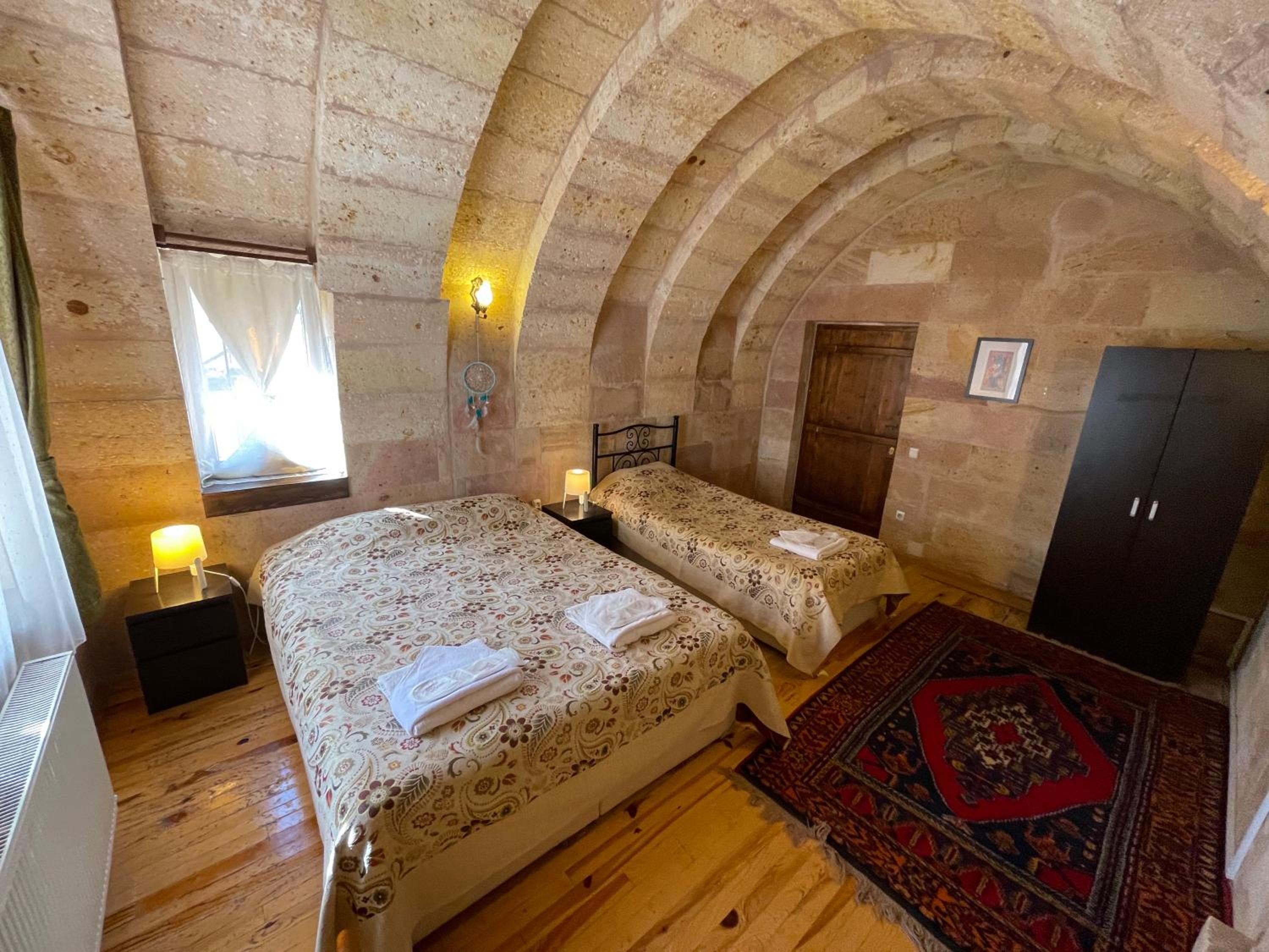 Triple Arch Room photo 1