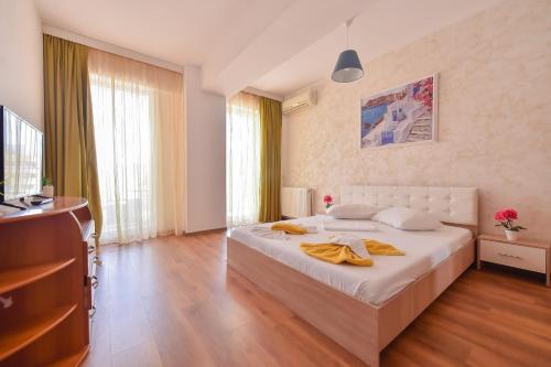 Two-Bedroom Apartment - Photo 4