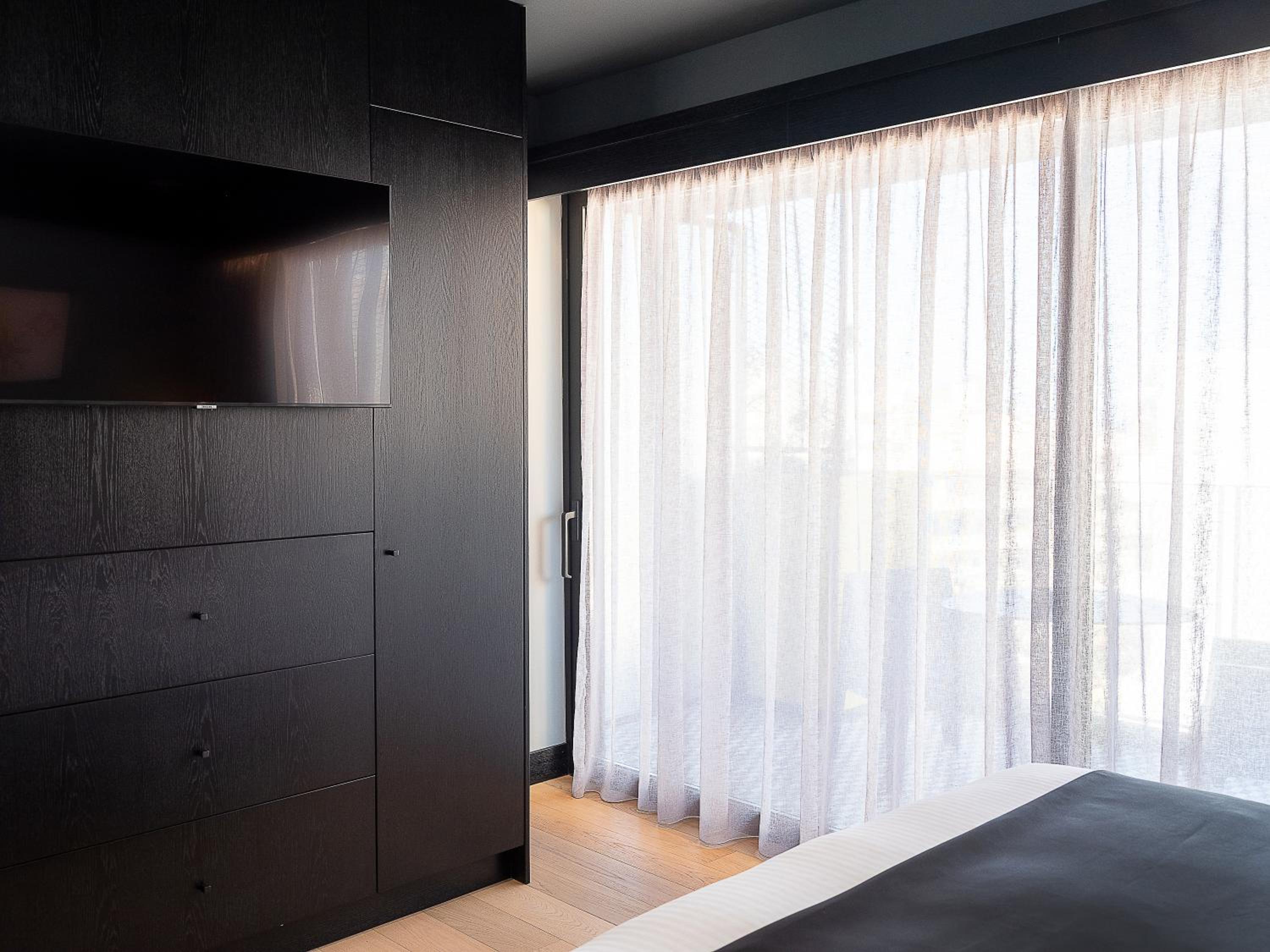 Signature Penthouse Suite - Photo 10