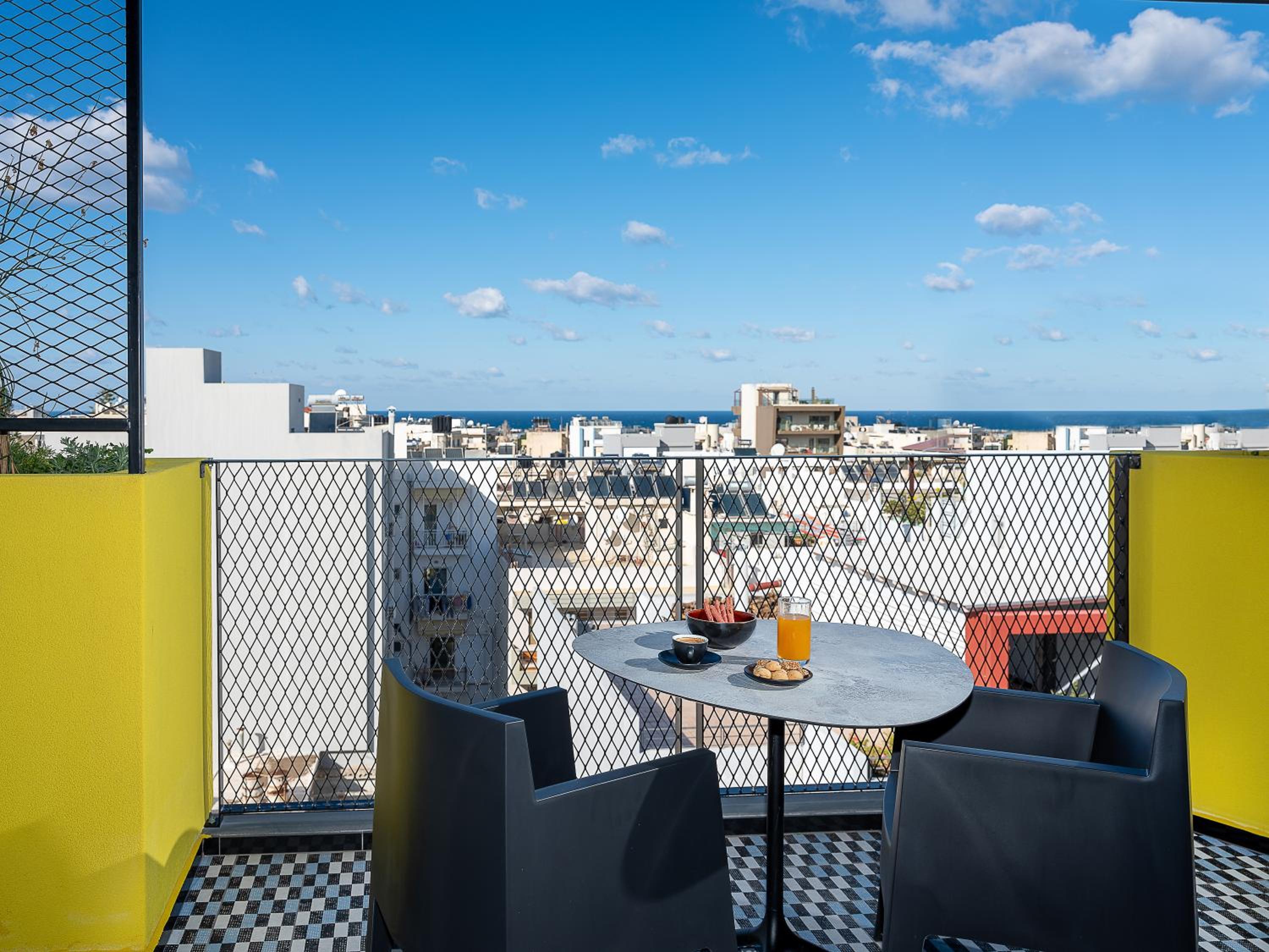Signature Penthouse Suite - Photo 17