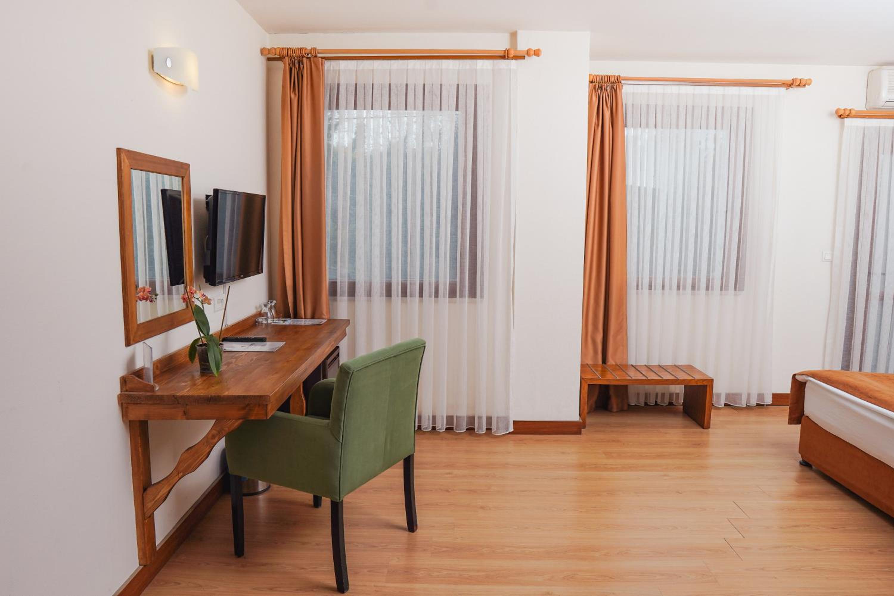Standard Triple Room photo 2