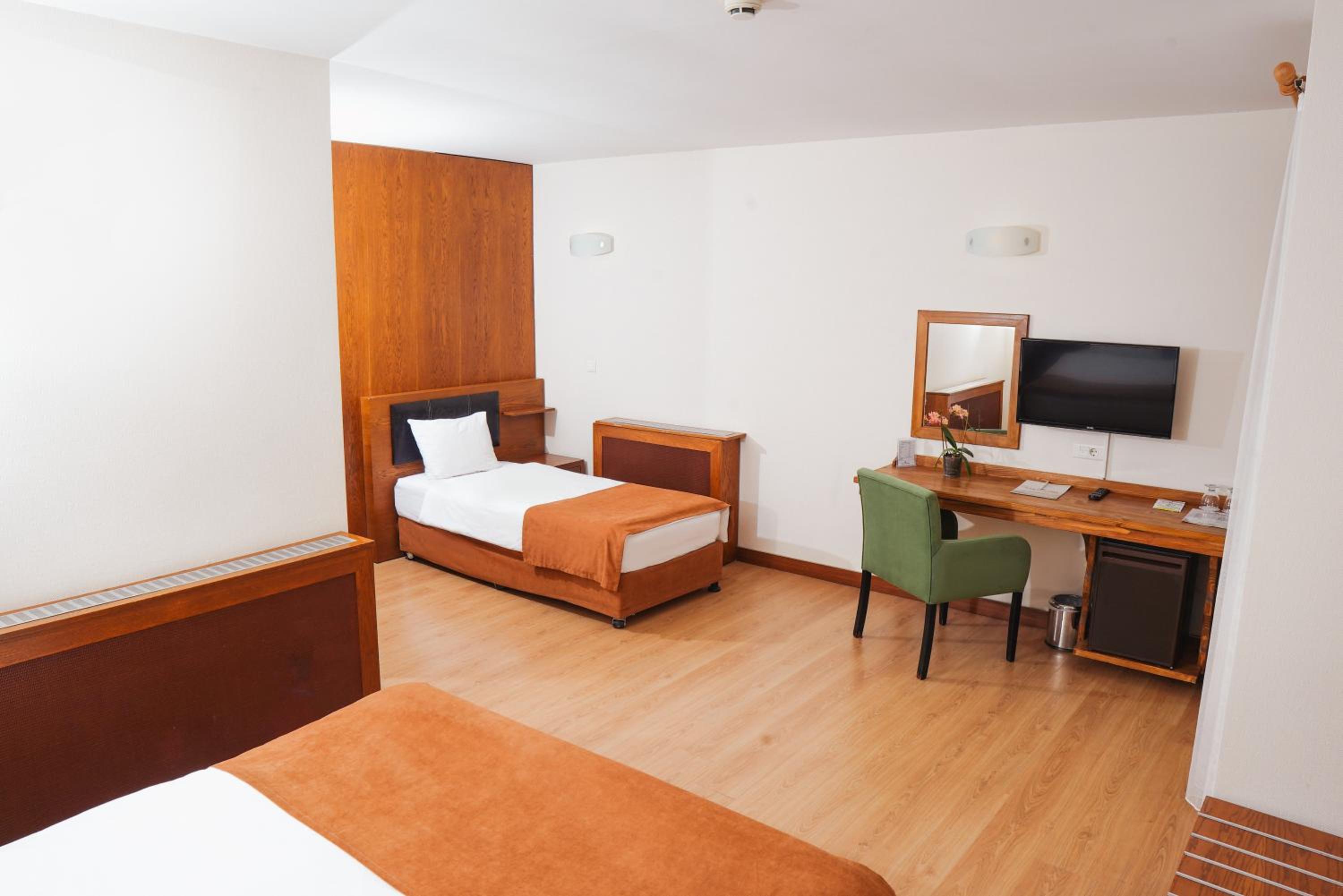 Standard Triple Room photo 3