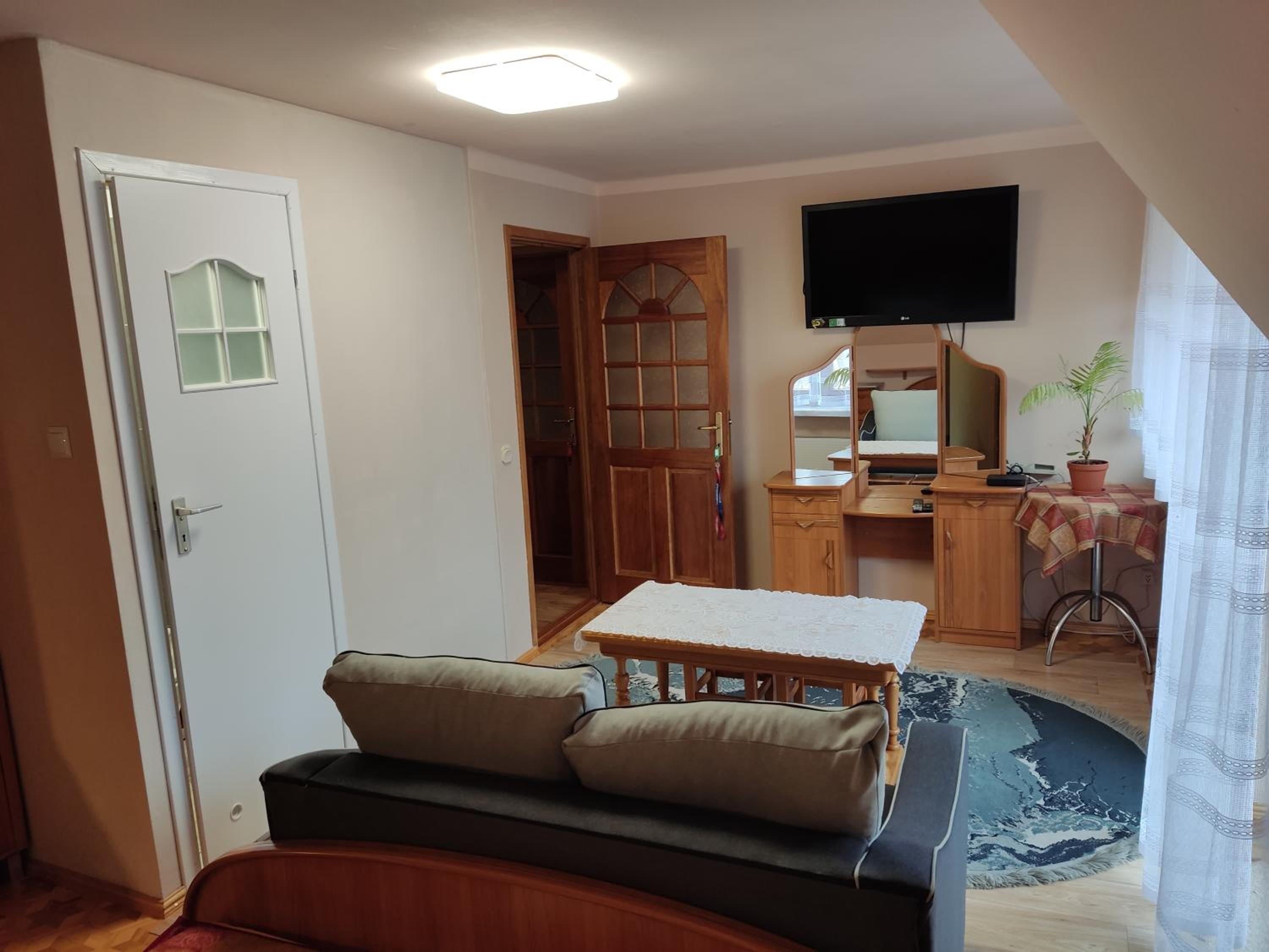 Double Room with Balcony - Photo 3