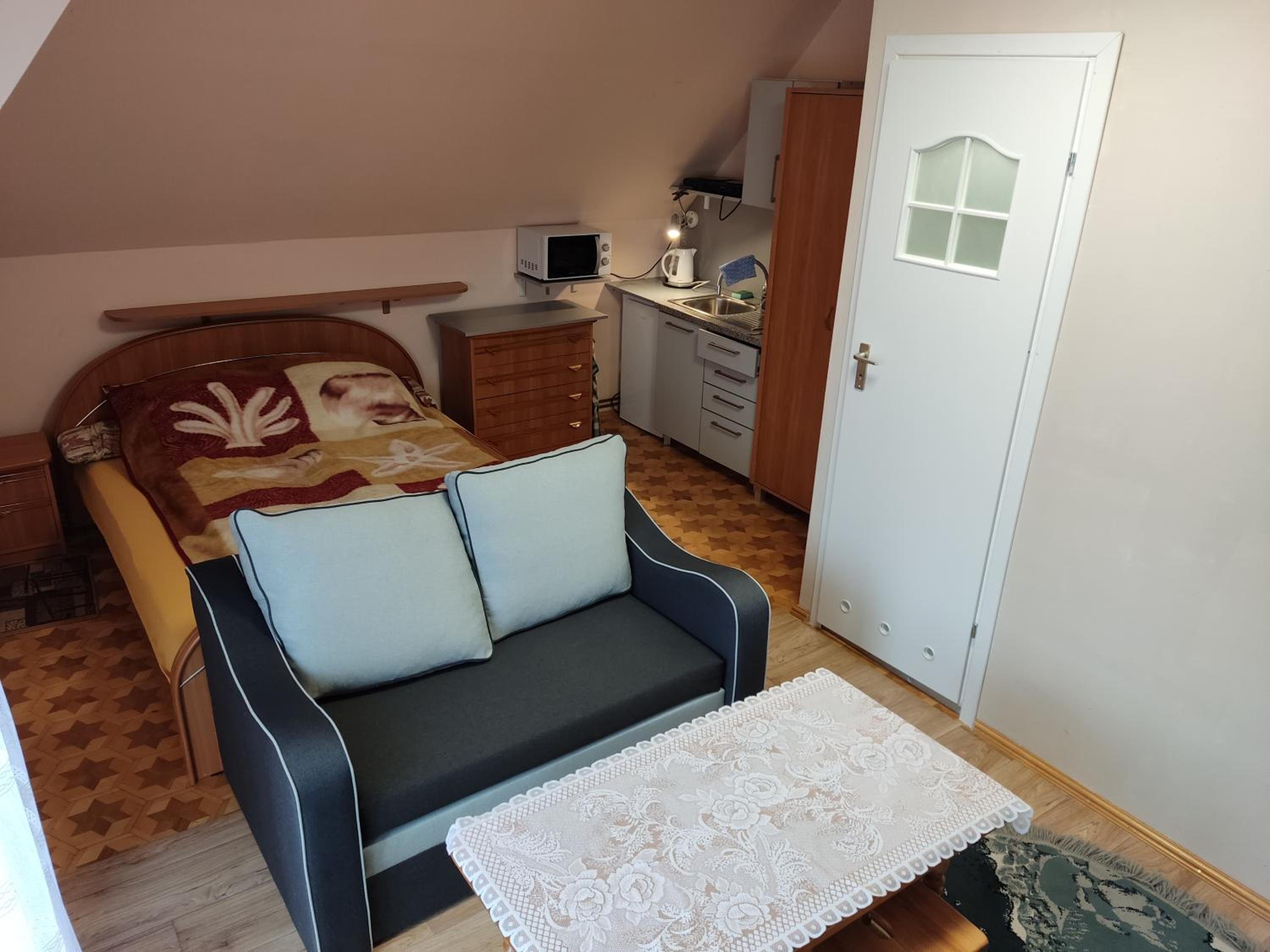 Double Room with Balcony - Photo 4