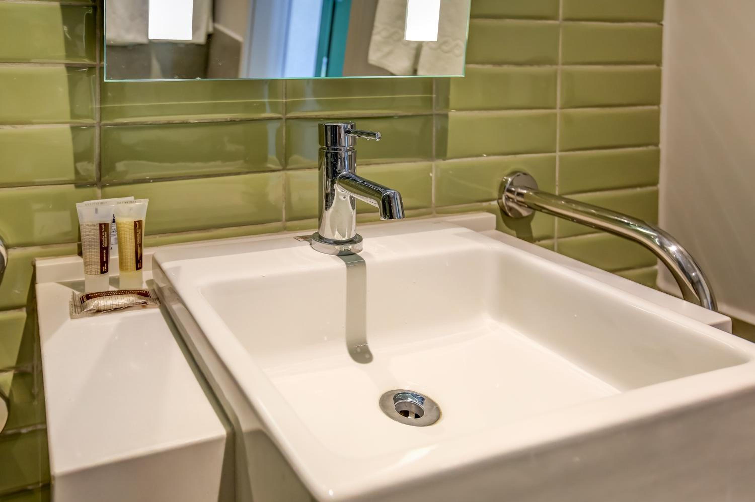 Double Room - Disability Access - Photo 7