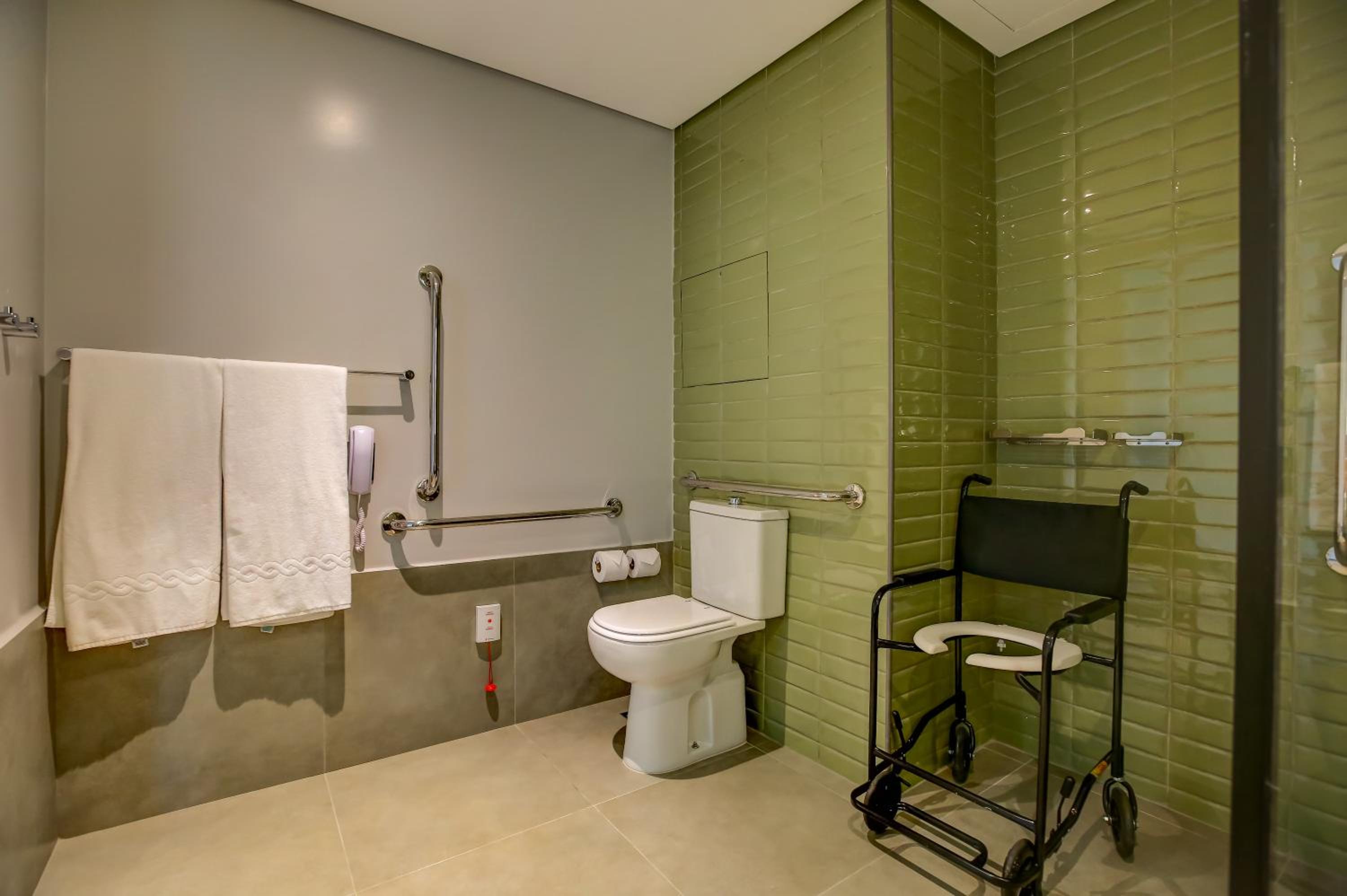 Double Room - Disability Access - Photo 10