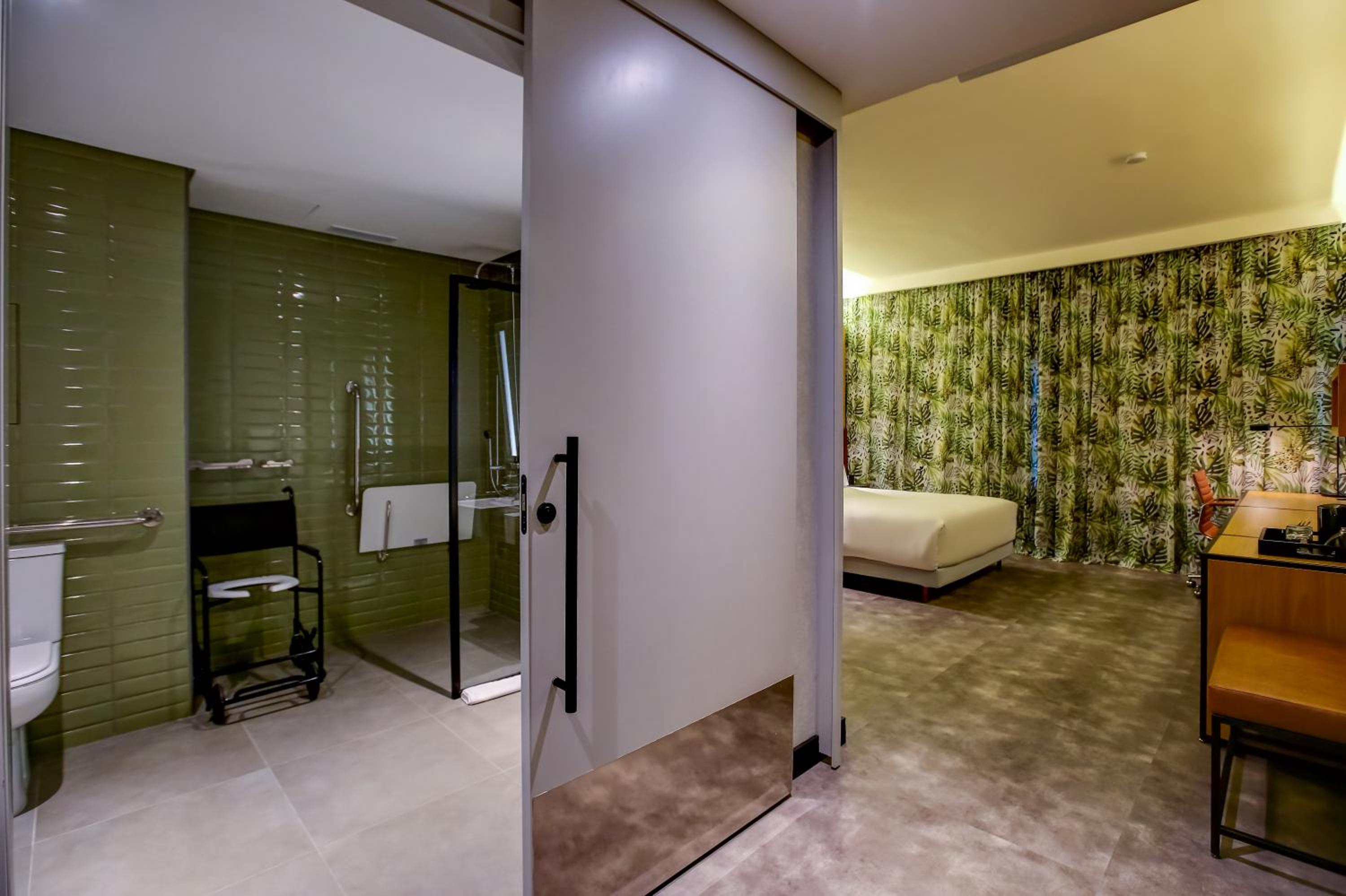 Double Room - Disability Access - Photo 2