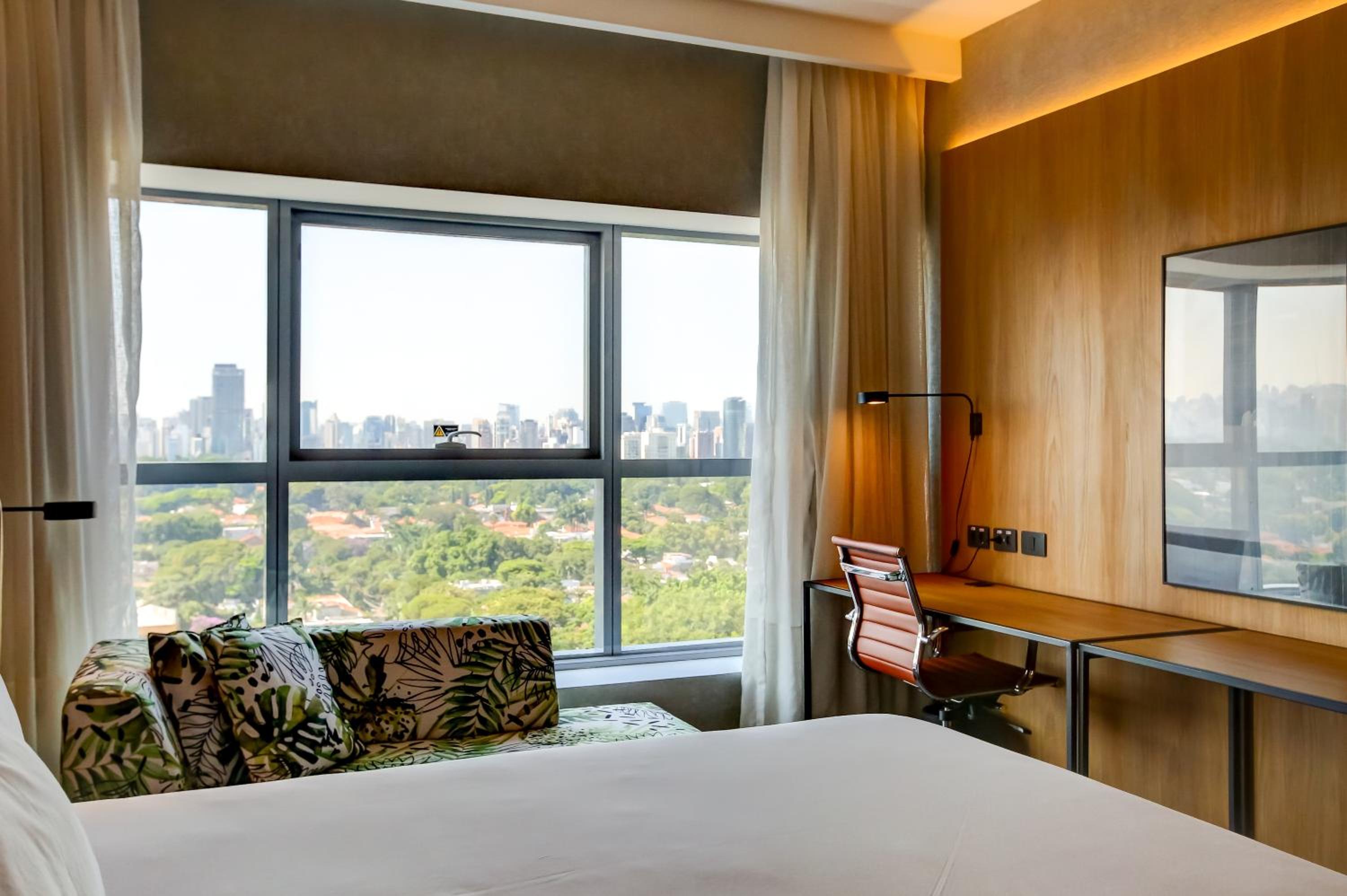 Deluxe Room - Photo 4