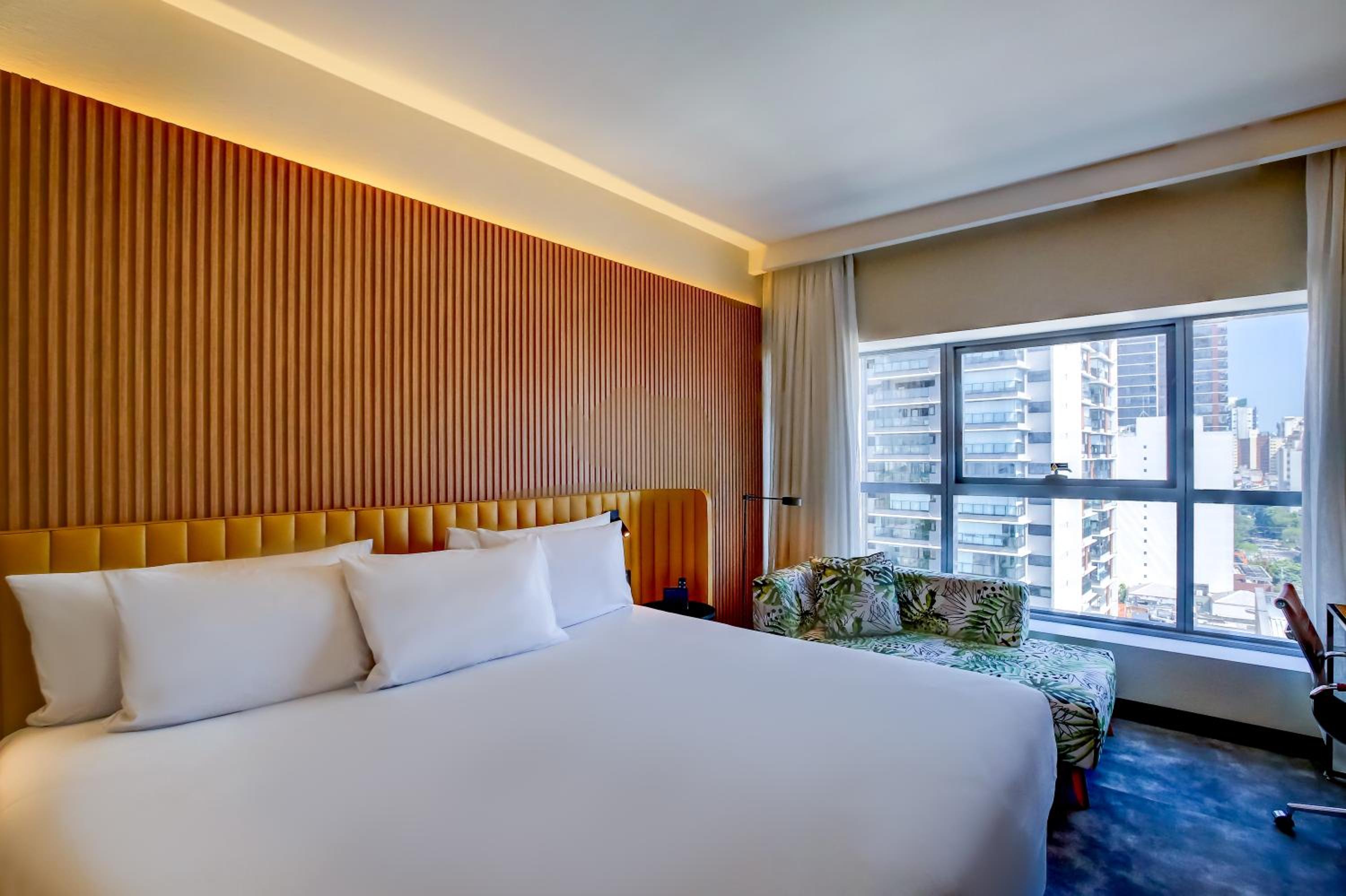 Deluxe King Room - Photo 1