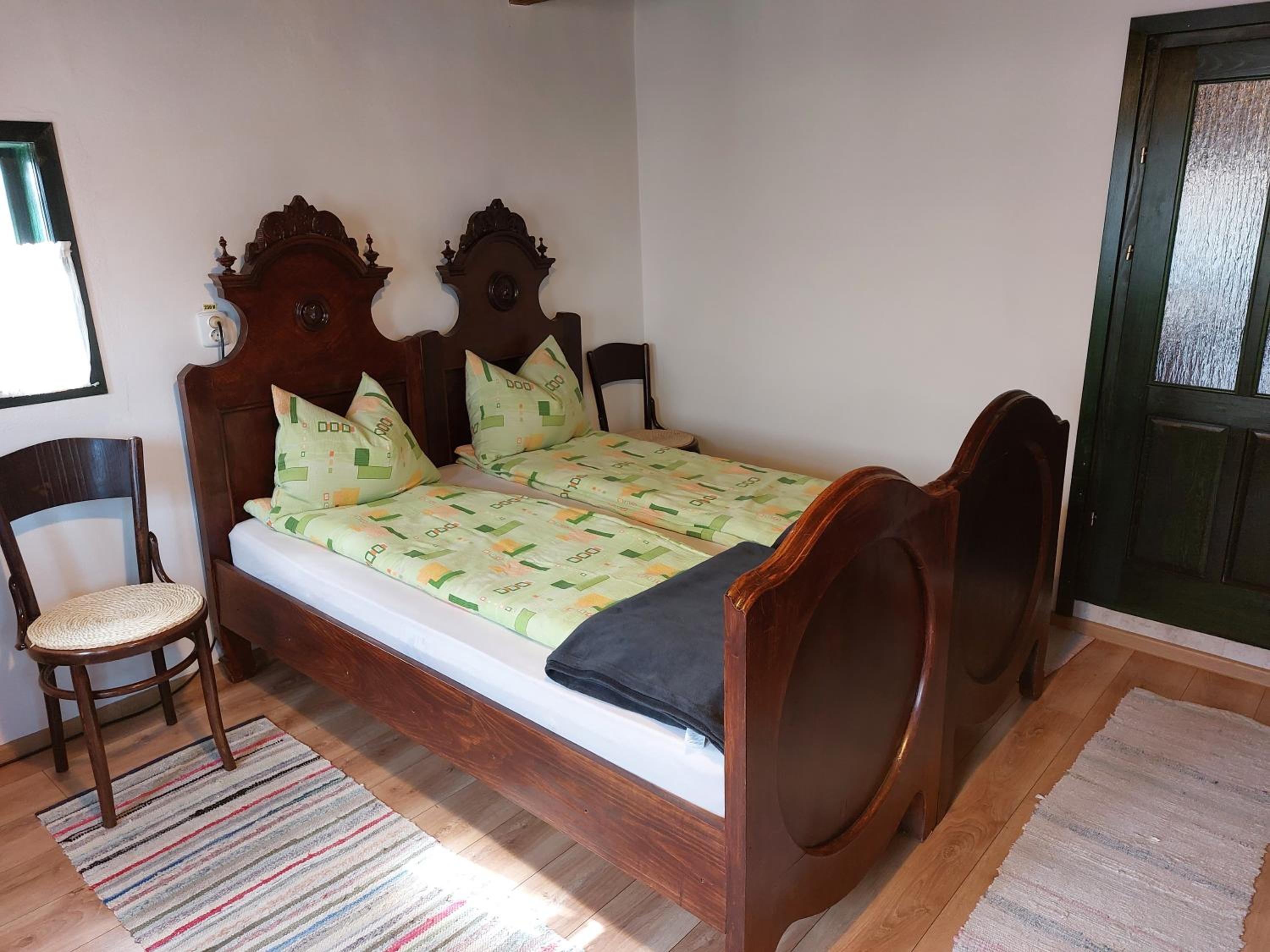 One-Bedroom House - Photo 11