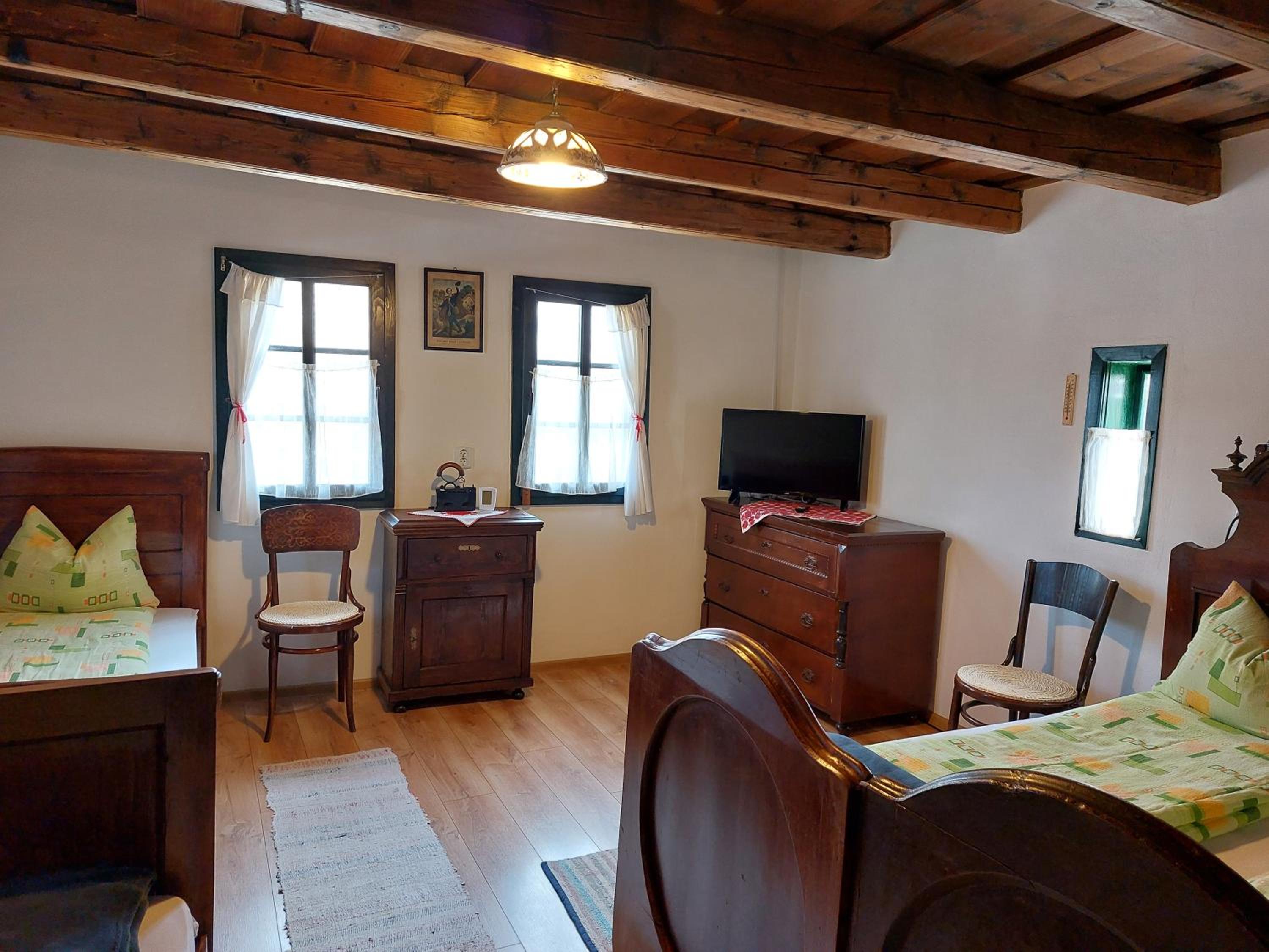 One-Bedroom House - Photo 12