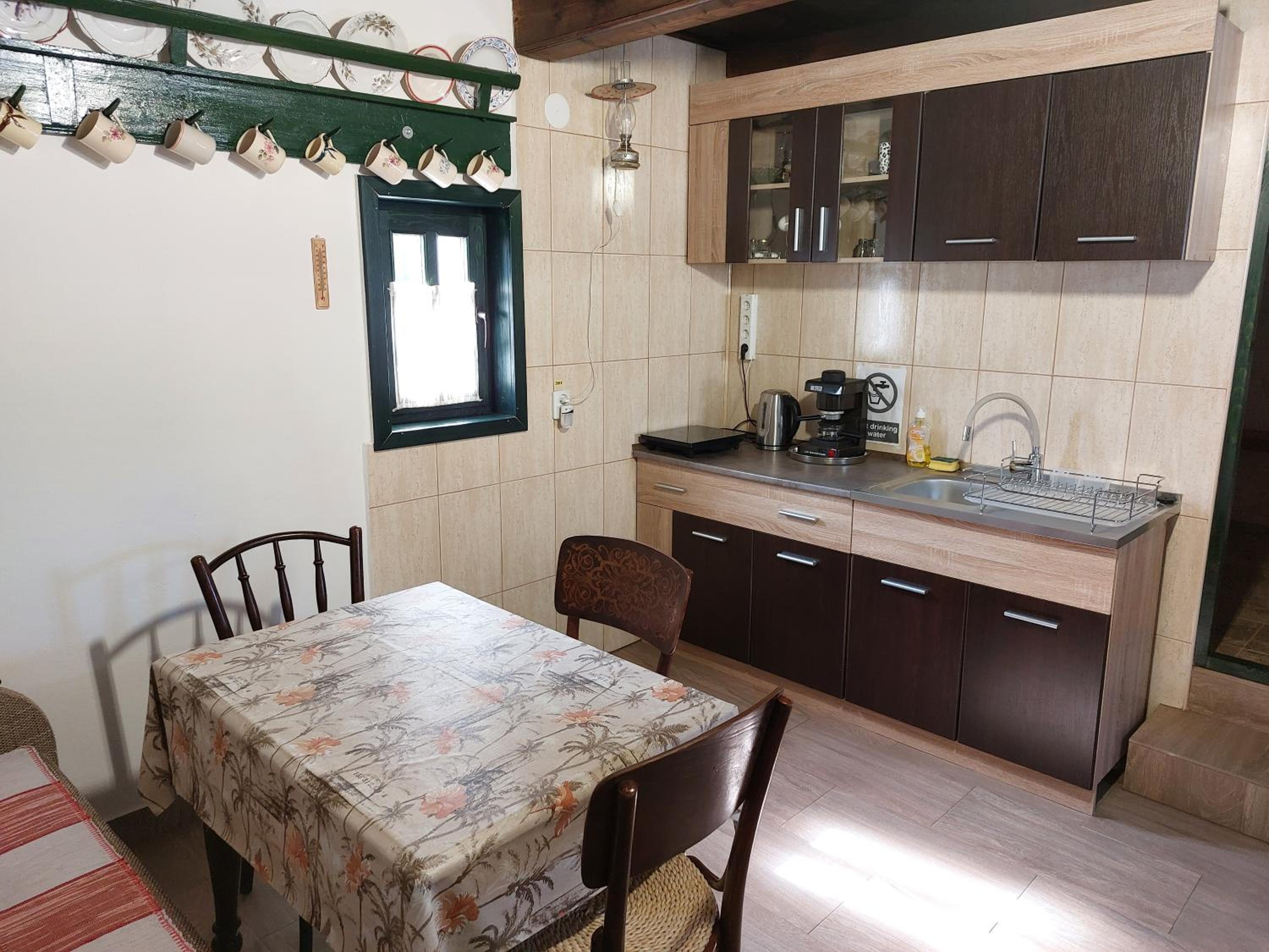 One-Bedroom House - Photo 2