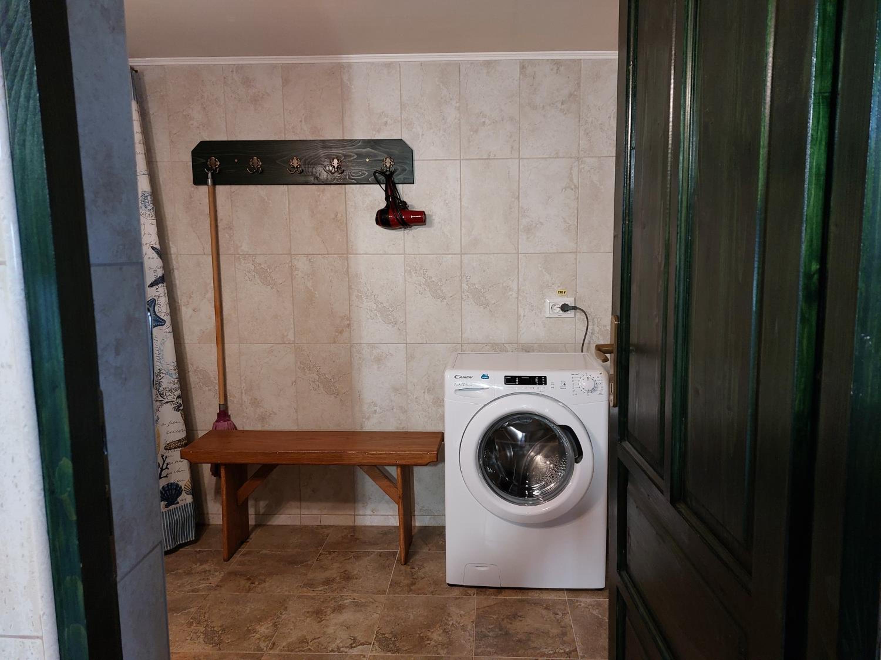One-Bedroom House - Photo 4