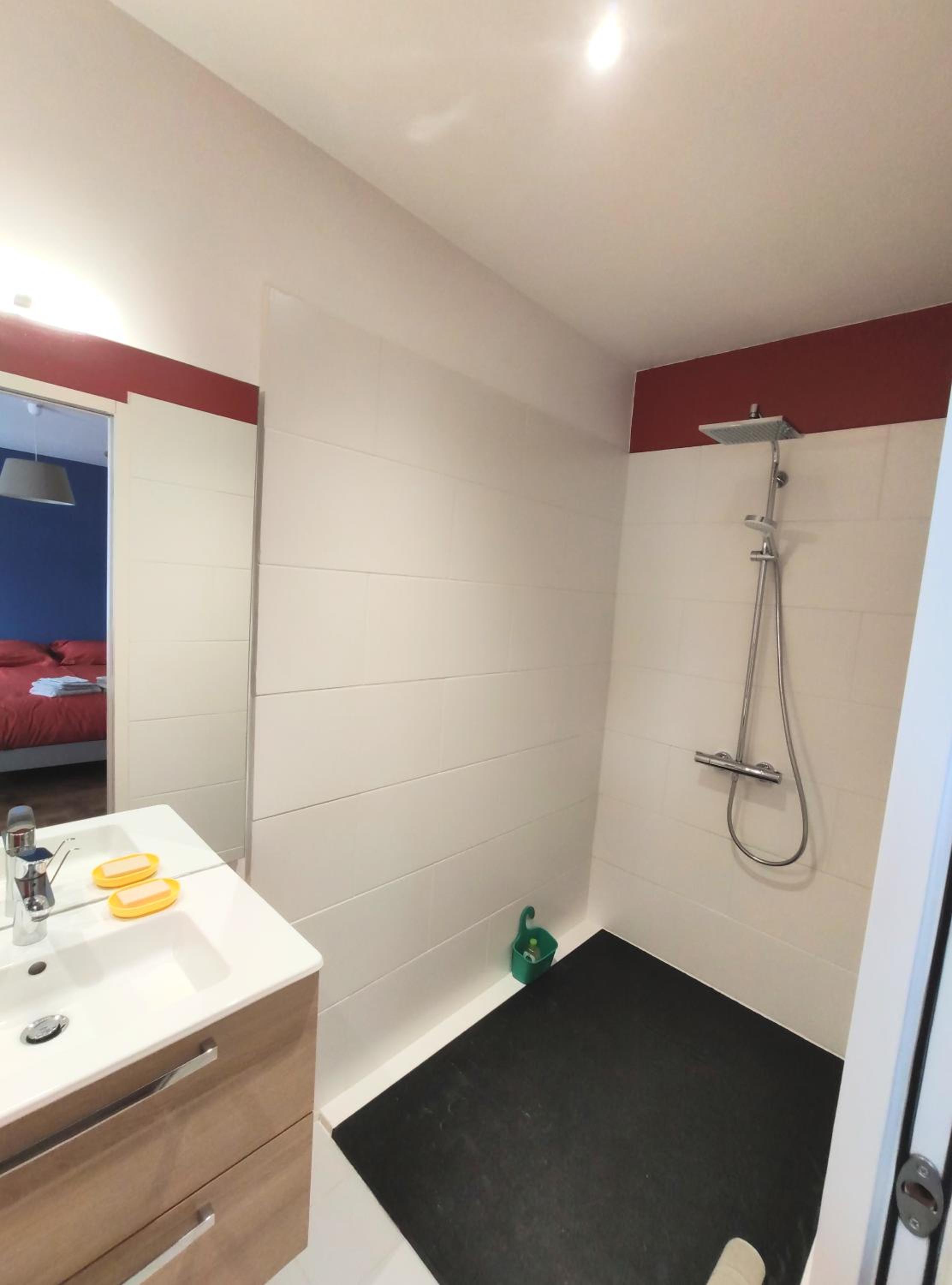 Double Room with Private Bathroom - Photo 5
