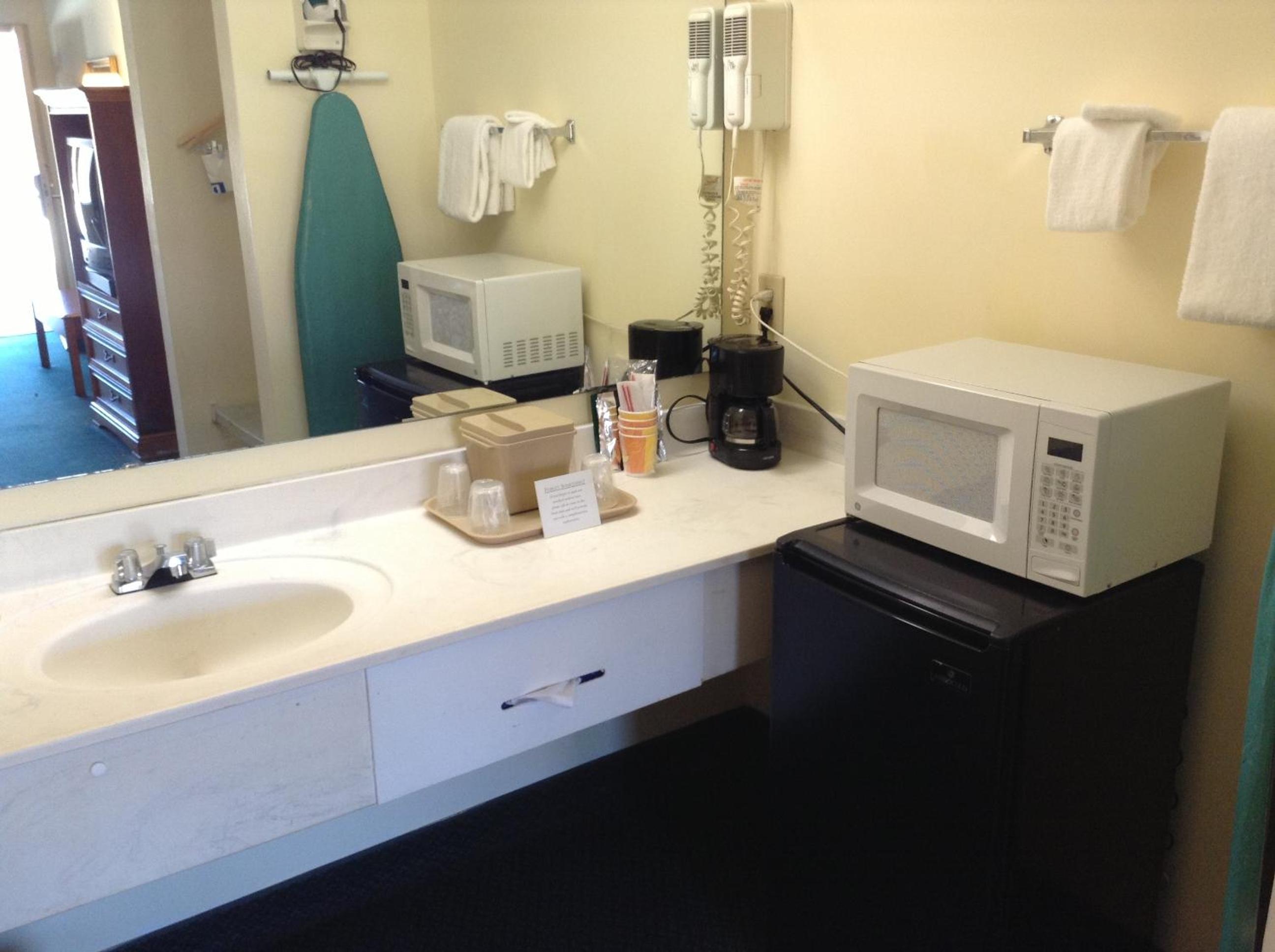 One-Bedroom King Suite - Non-Smoking - Photo 23