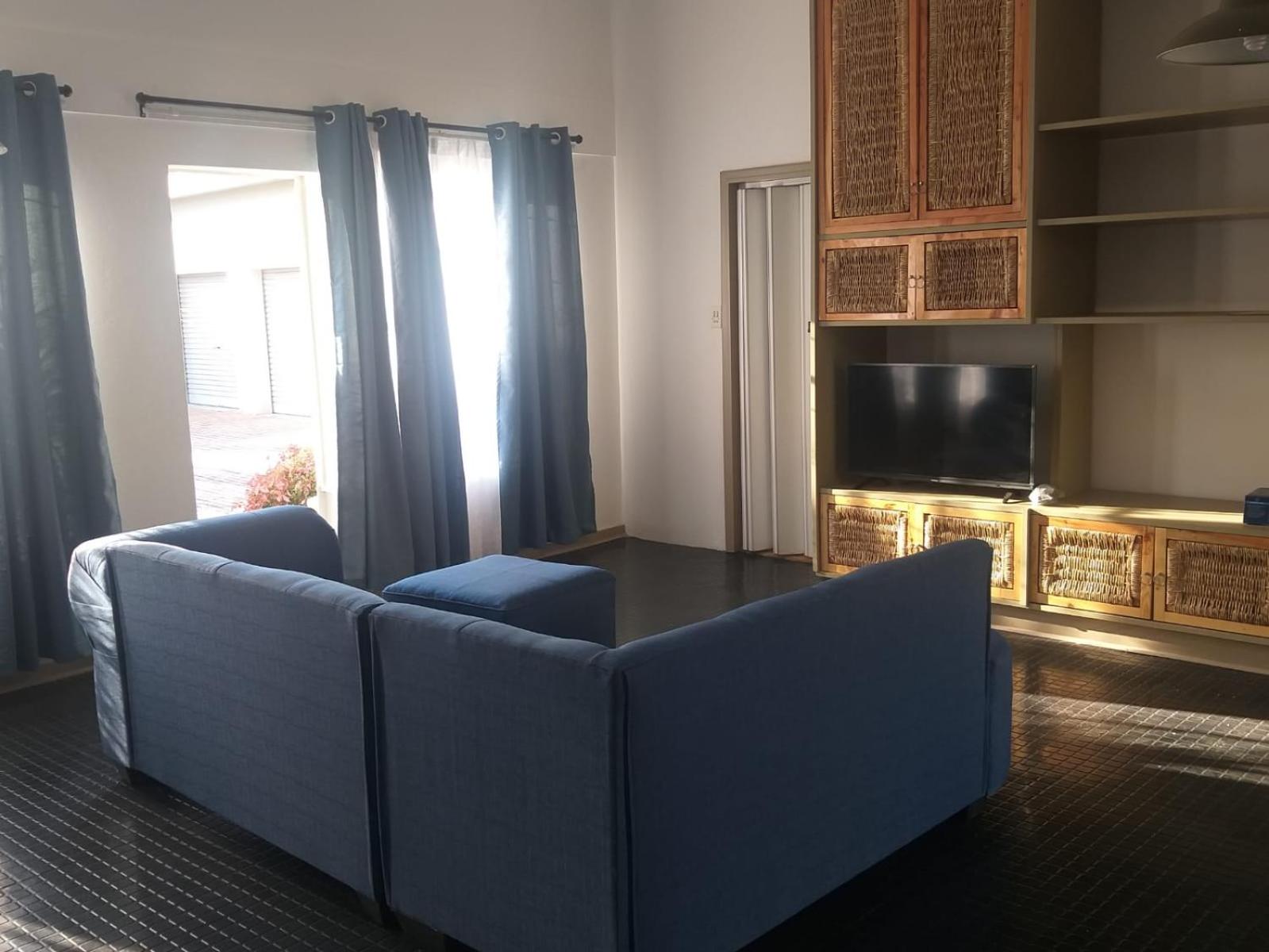 Apartment - Ground Floor - Photo 2