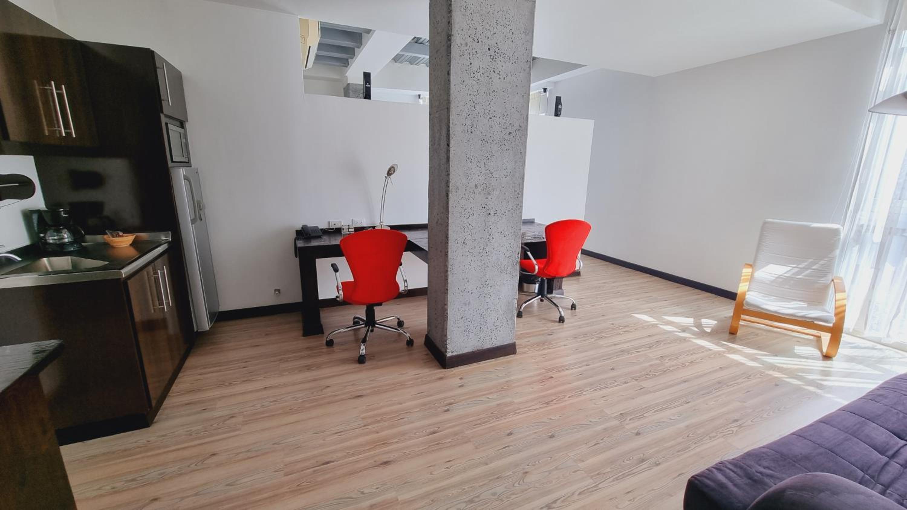 Suite - Photo 11