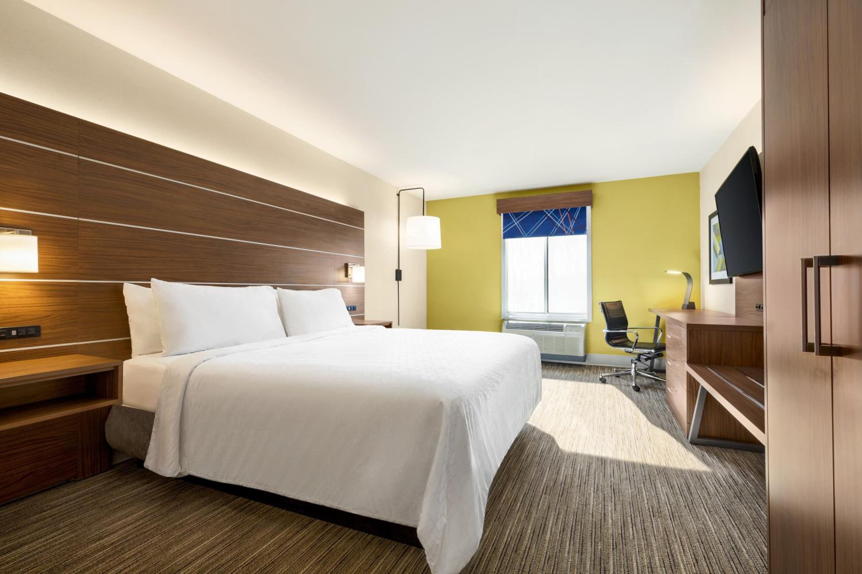 Standard King Room - Photo 3