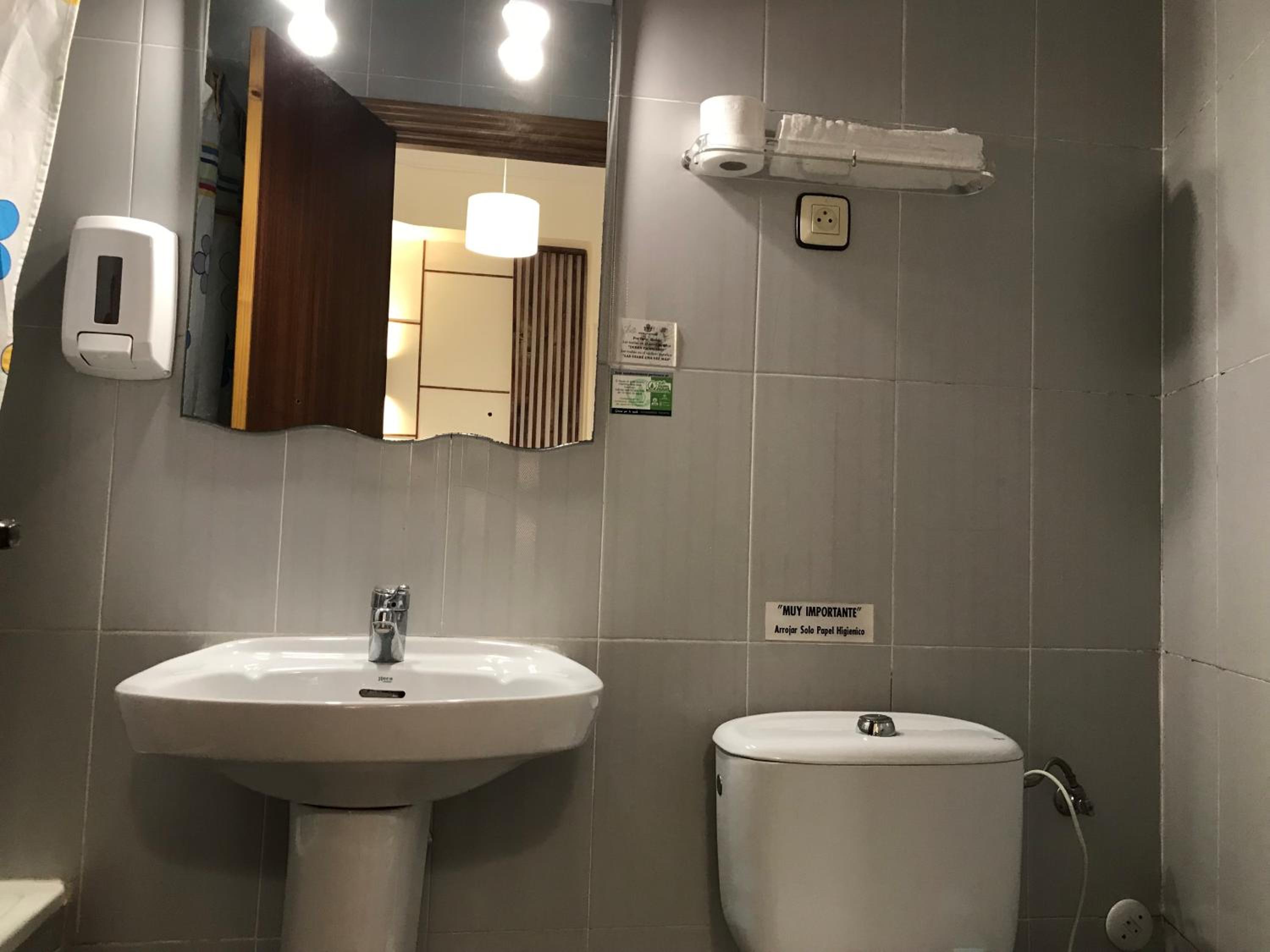 Single Room photo 2