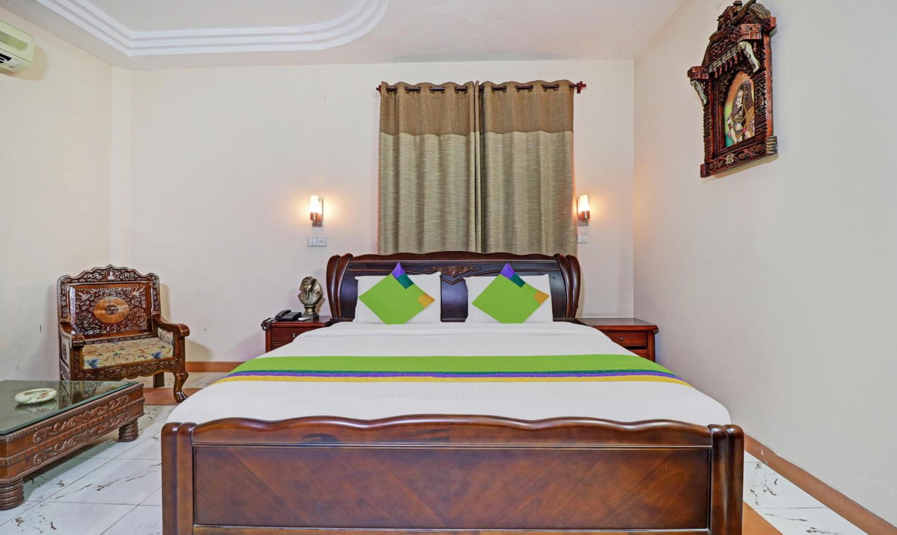 Deluxe Double Room With Bath photo 3