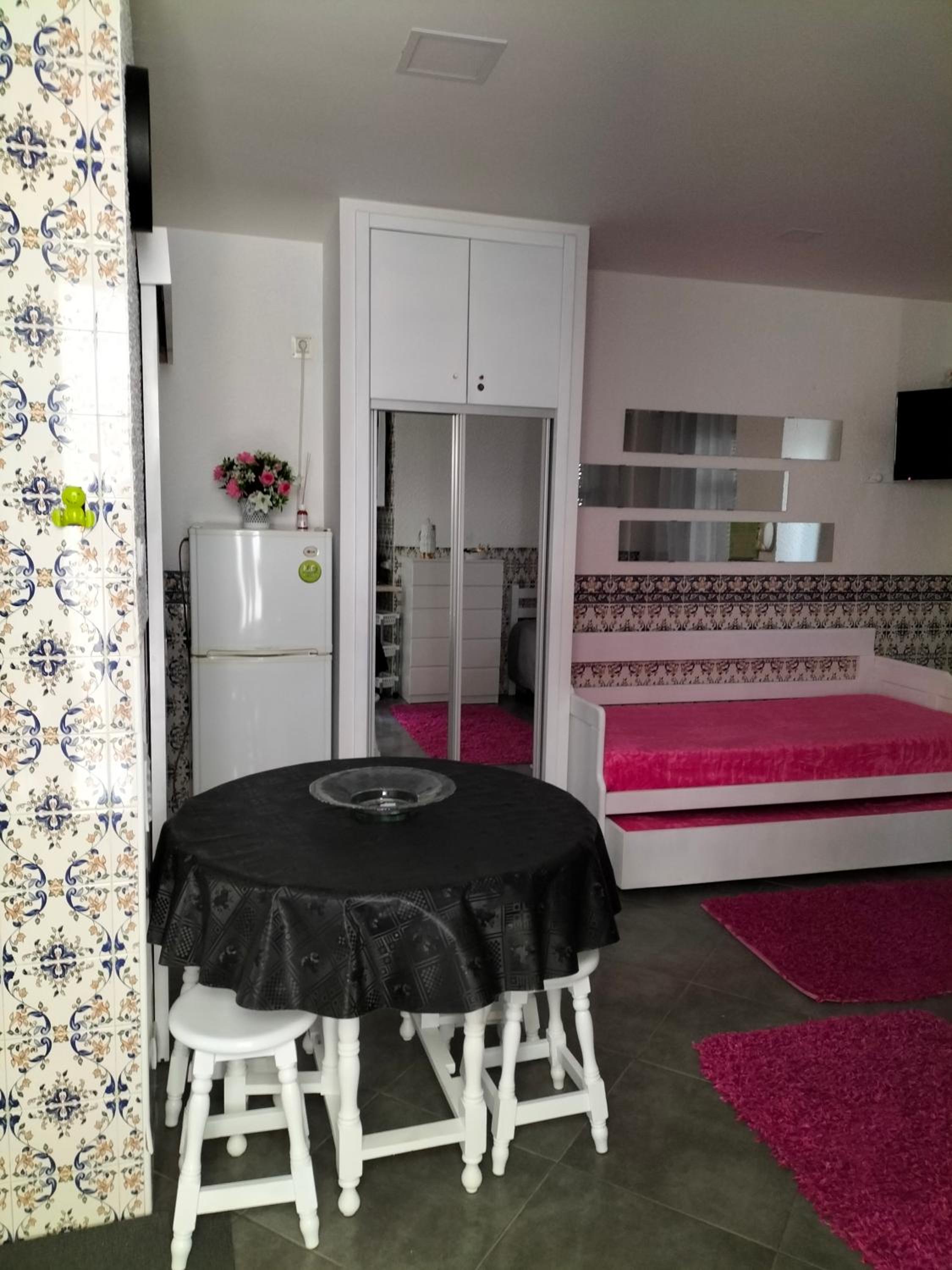 One-Bedroom House - Photo 46