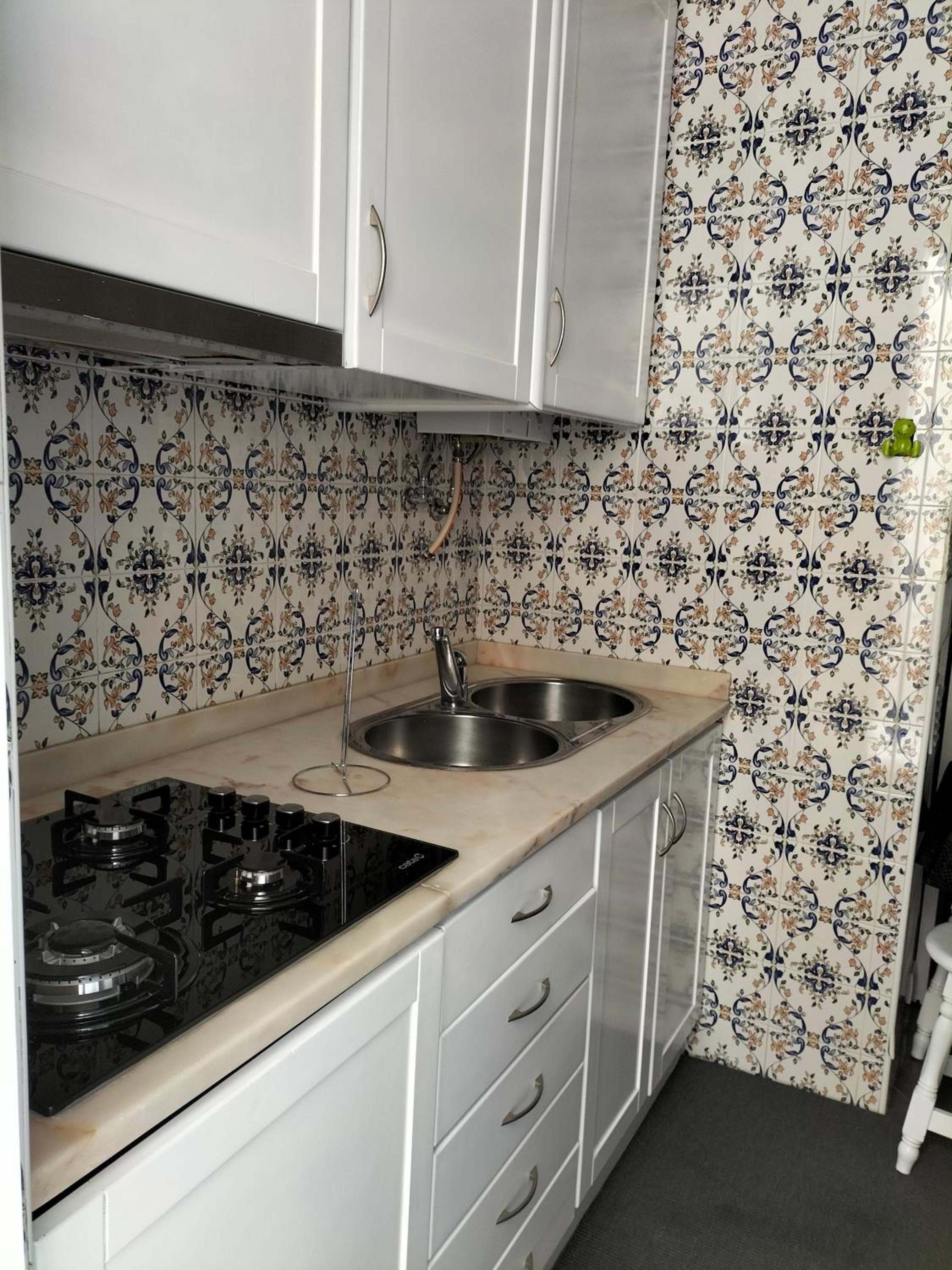 One-Bedroom House - Photo 13