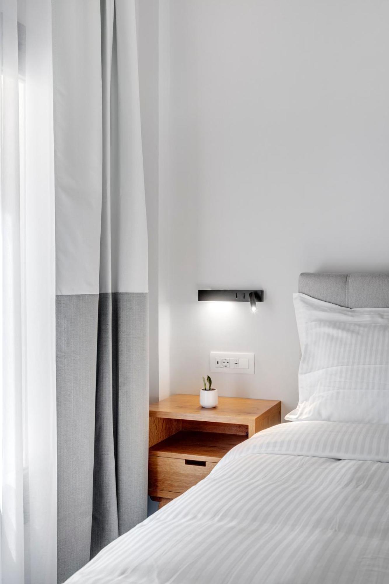 Deluxe Triple Room - Photo 16