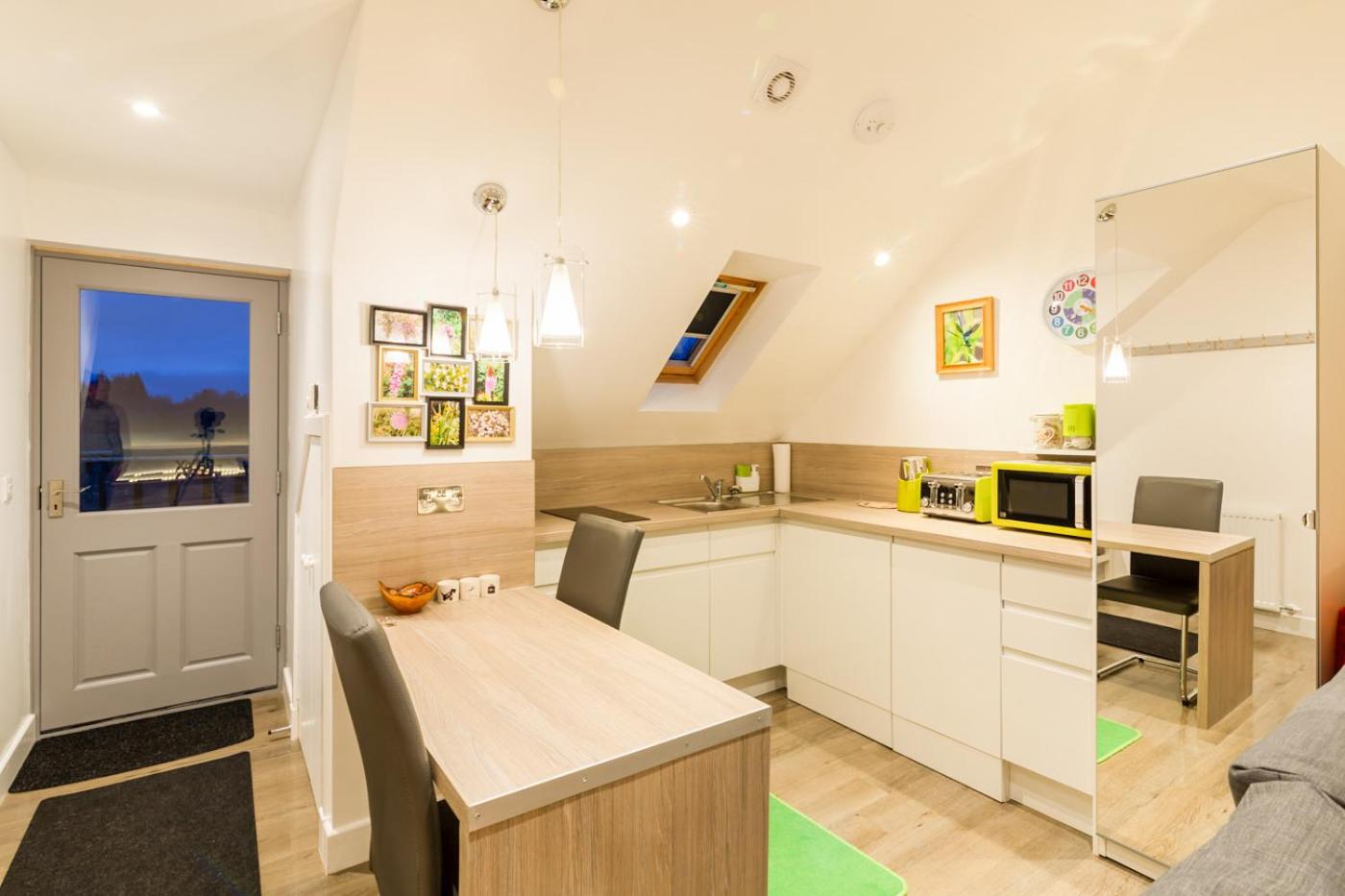 Studio Apartment photo 2
