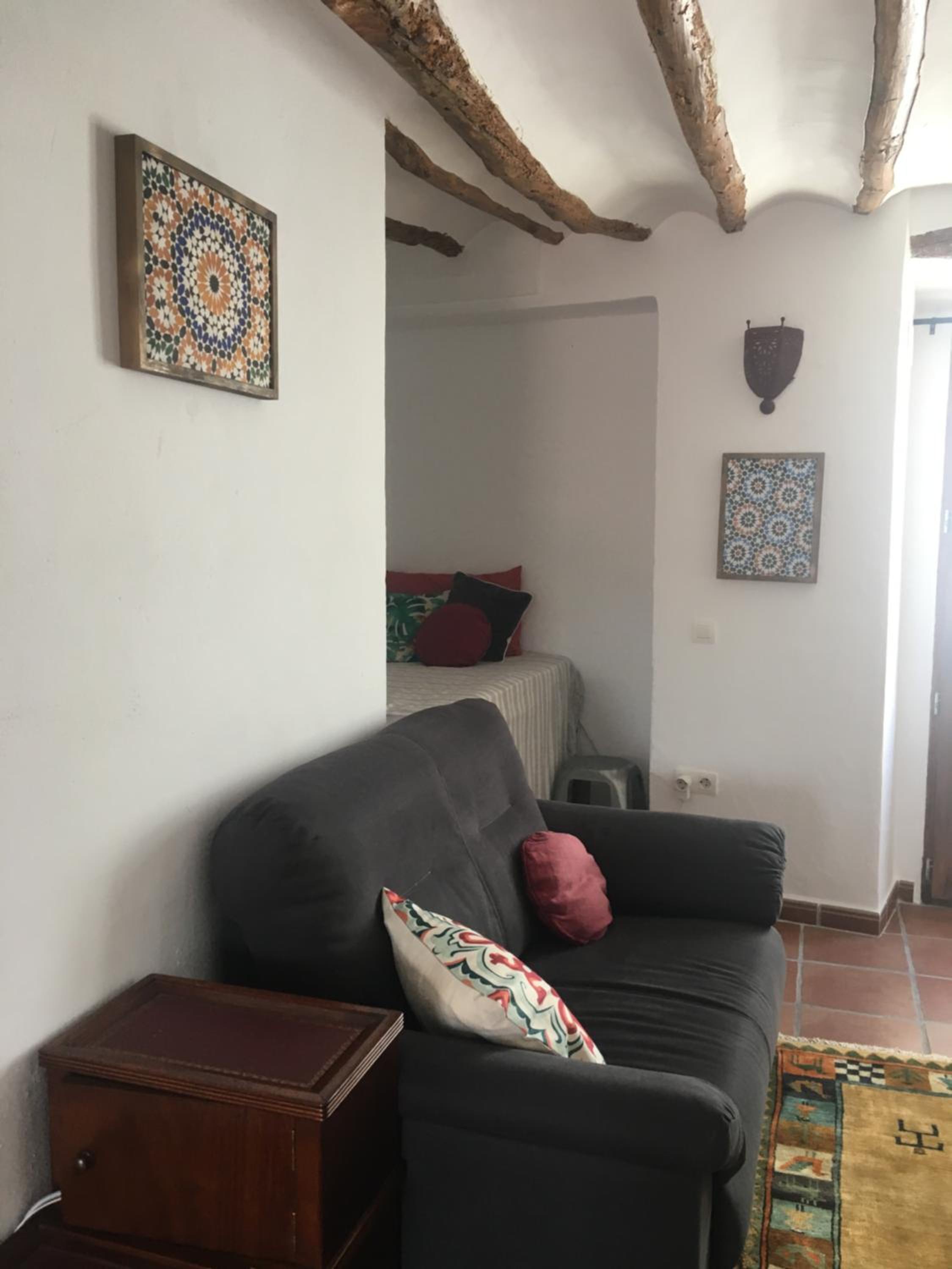Apartment with Terrace - Photo 7