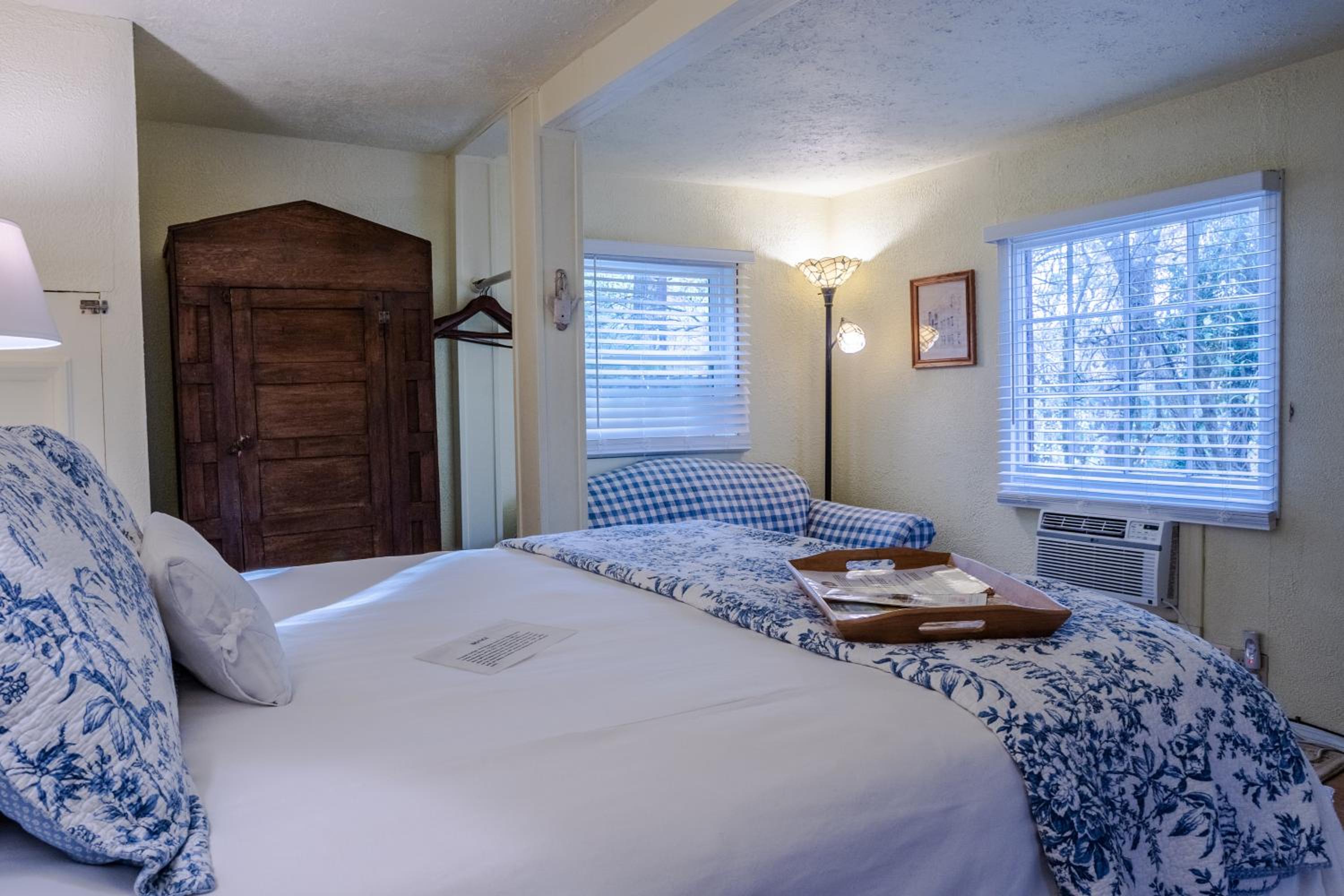Single Room with Spa Bath and Mountain View photo 1
