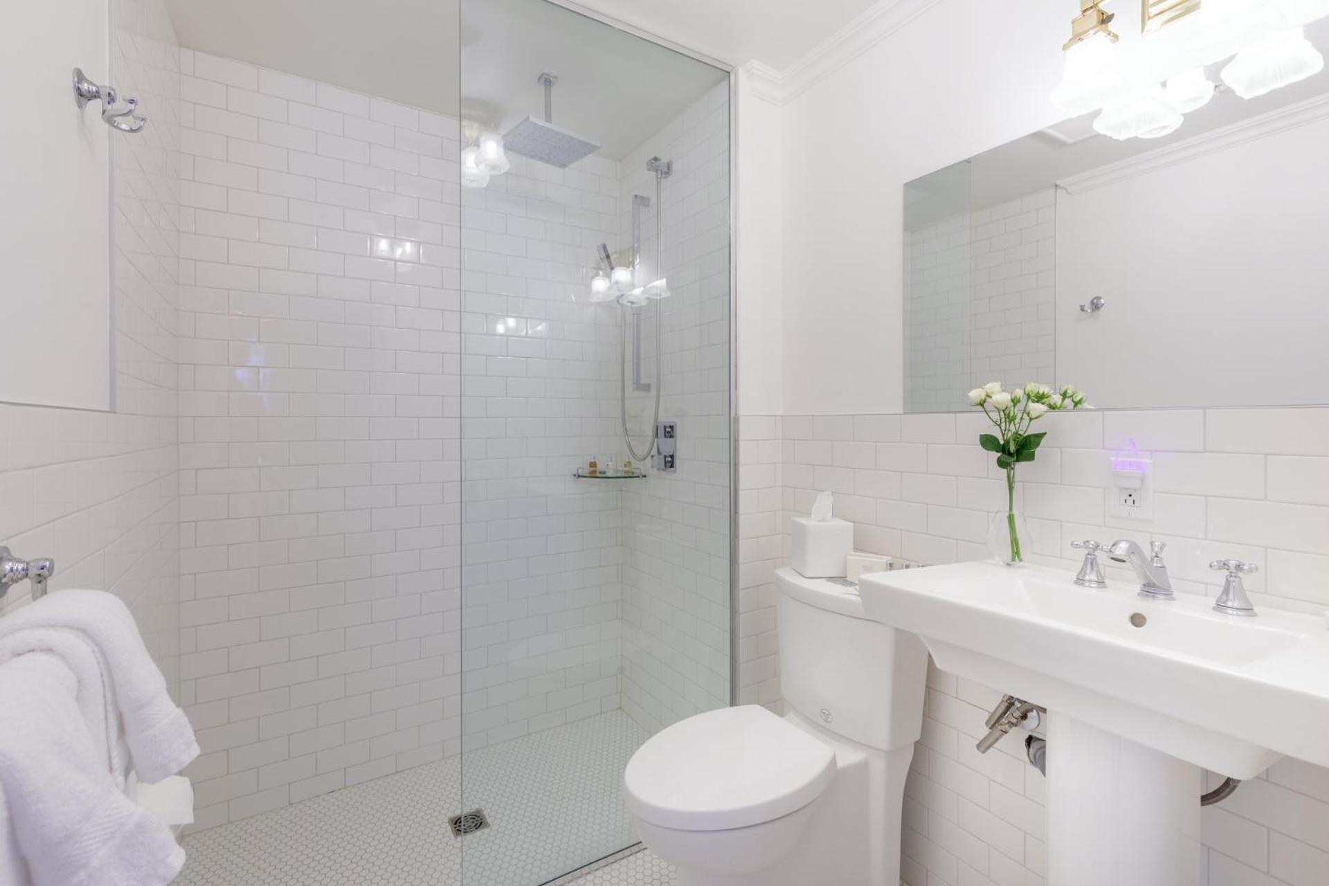 Standard Double Room - Photo 4