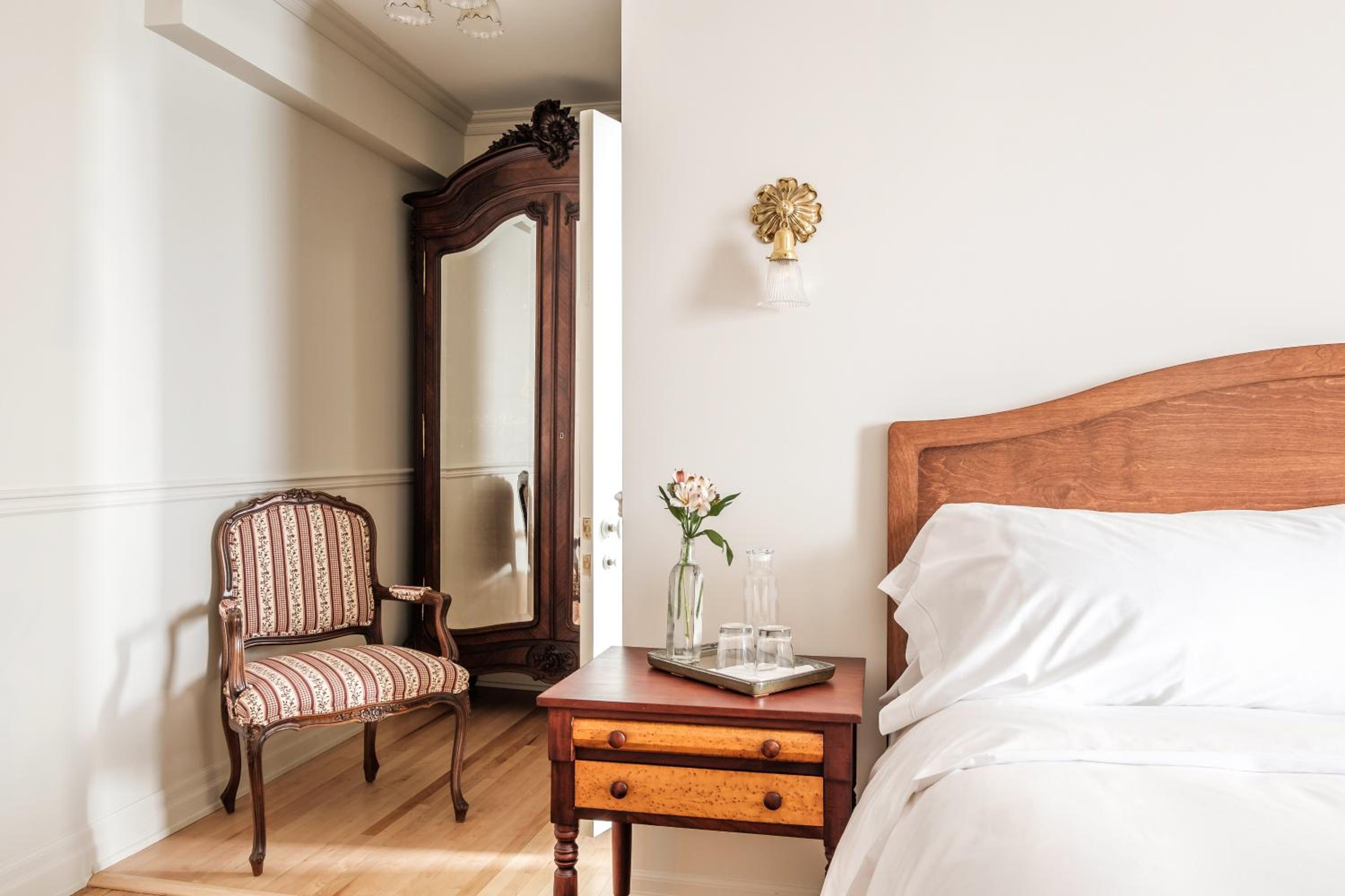Superior Suite - Photo 3