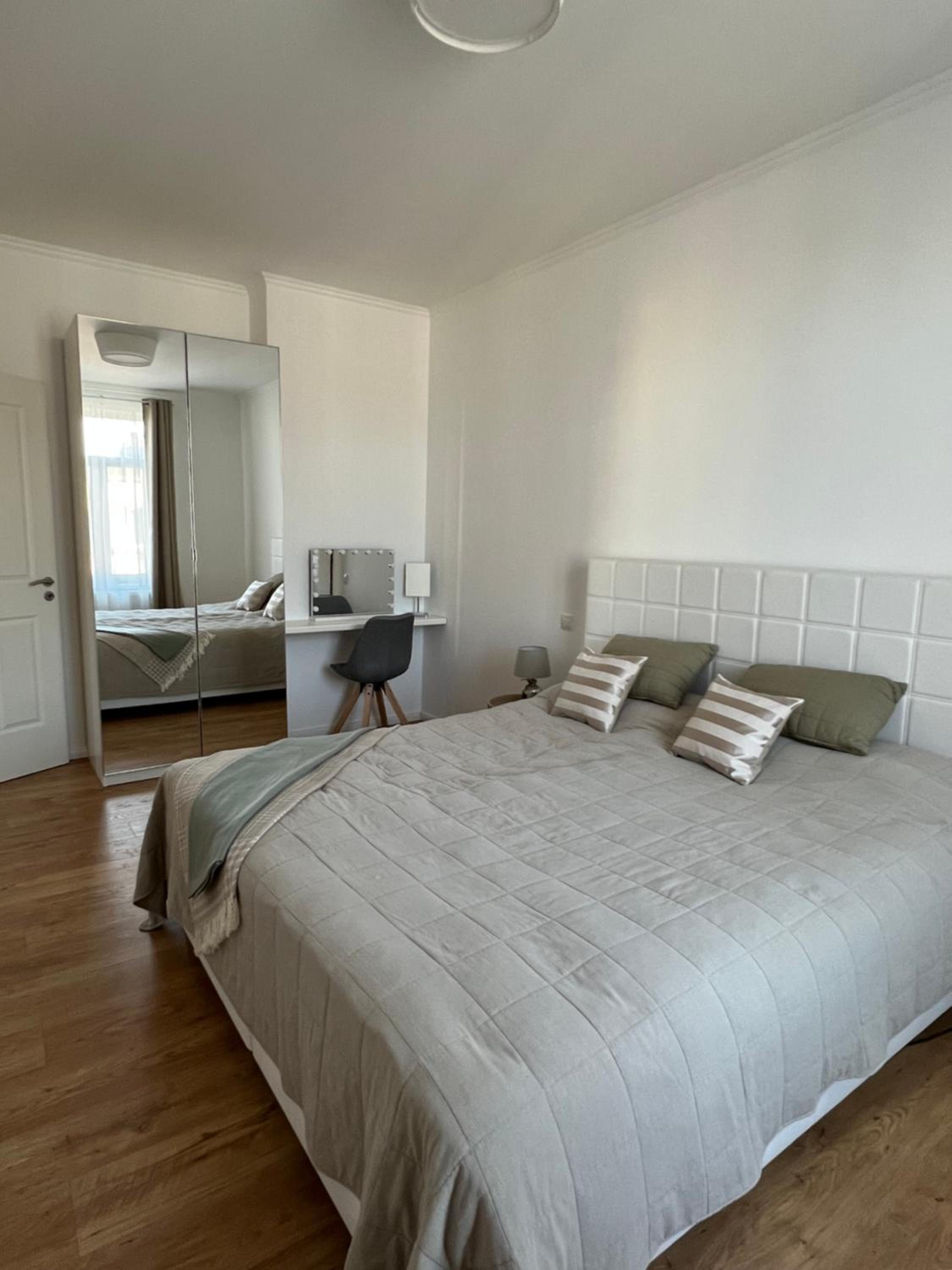 Two-Bedroom Apartment - Photo 40
