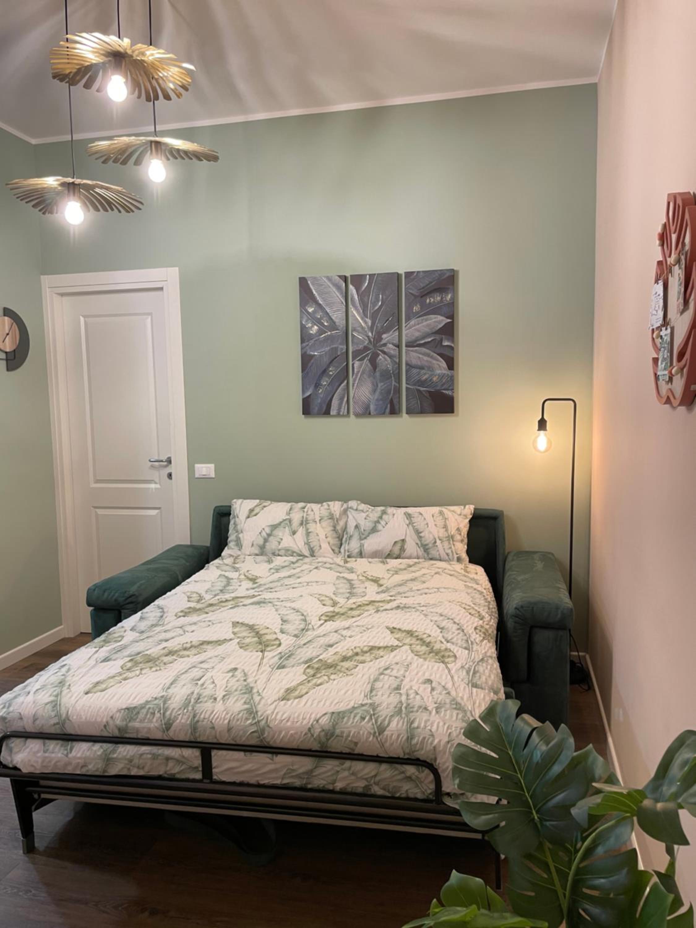 One-Bedroom Apartment photo 2