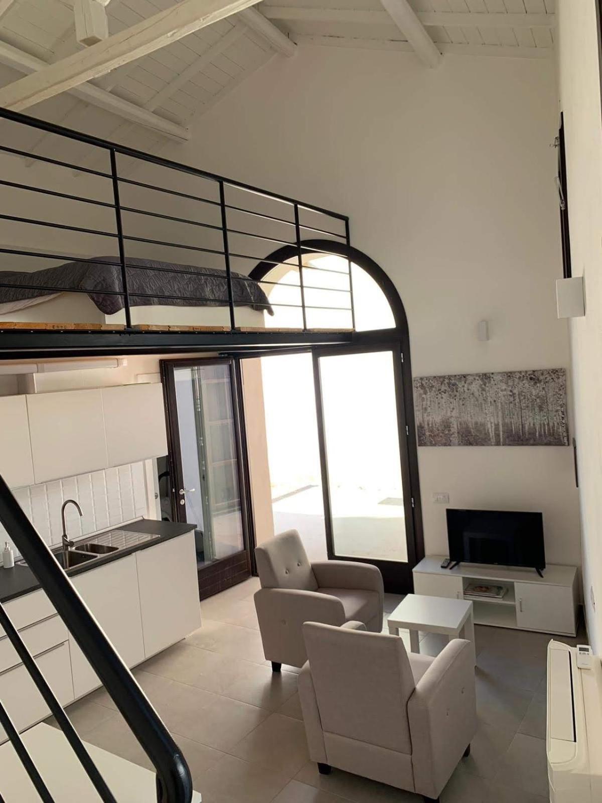 One-Bedroom House photo 1