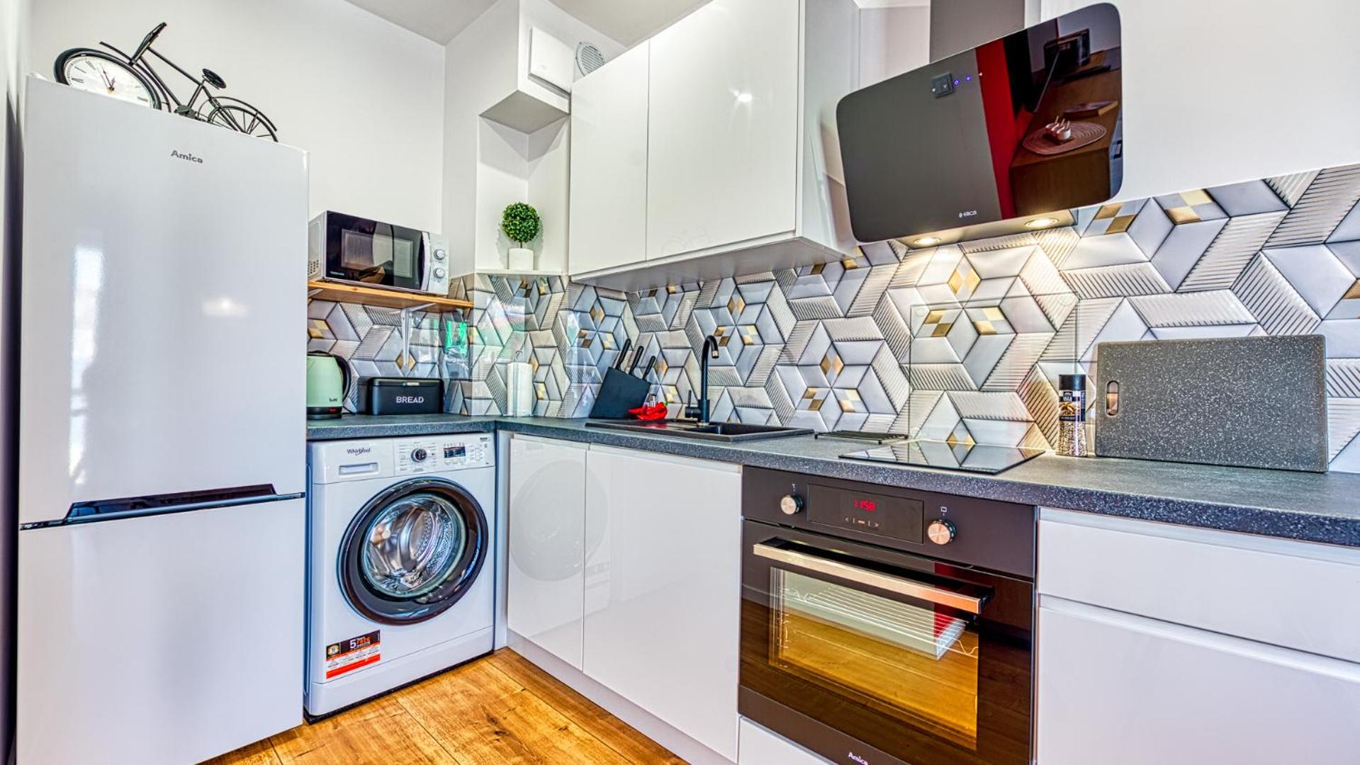 One-Bedroom Apartment - Photo 3