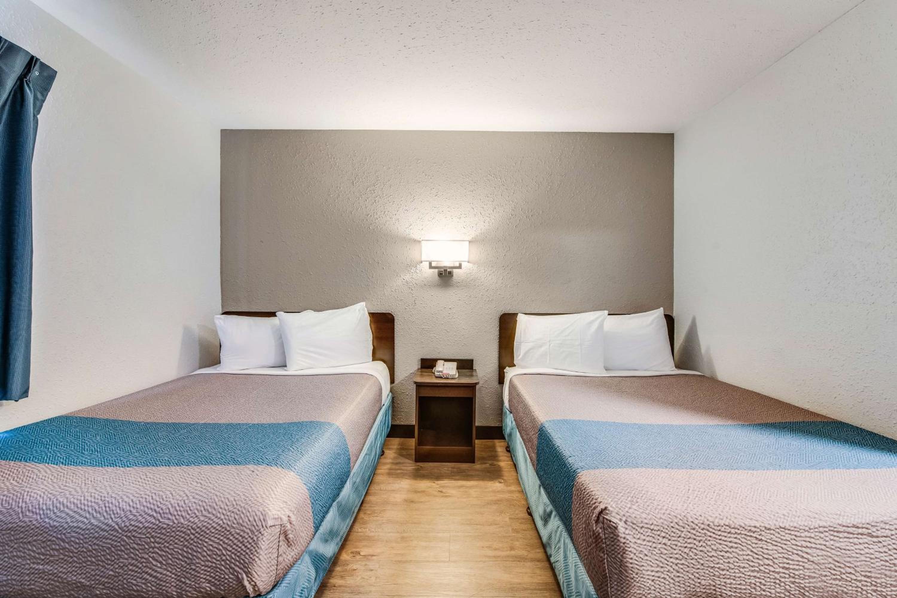 Deluxe Quadruple Room - Non-Smoking