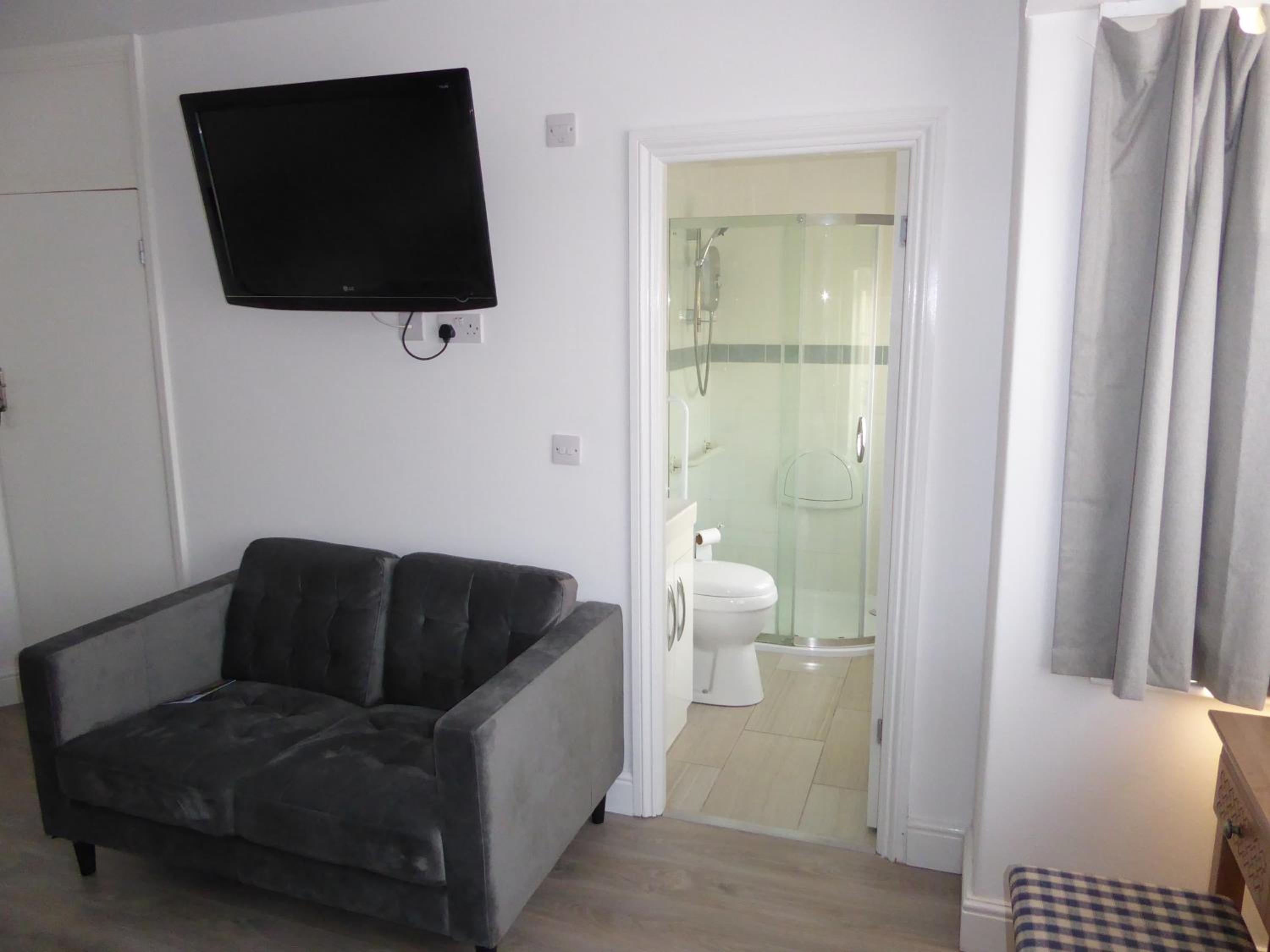 Deluxe Family Room - Photo 2