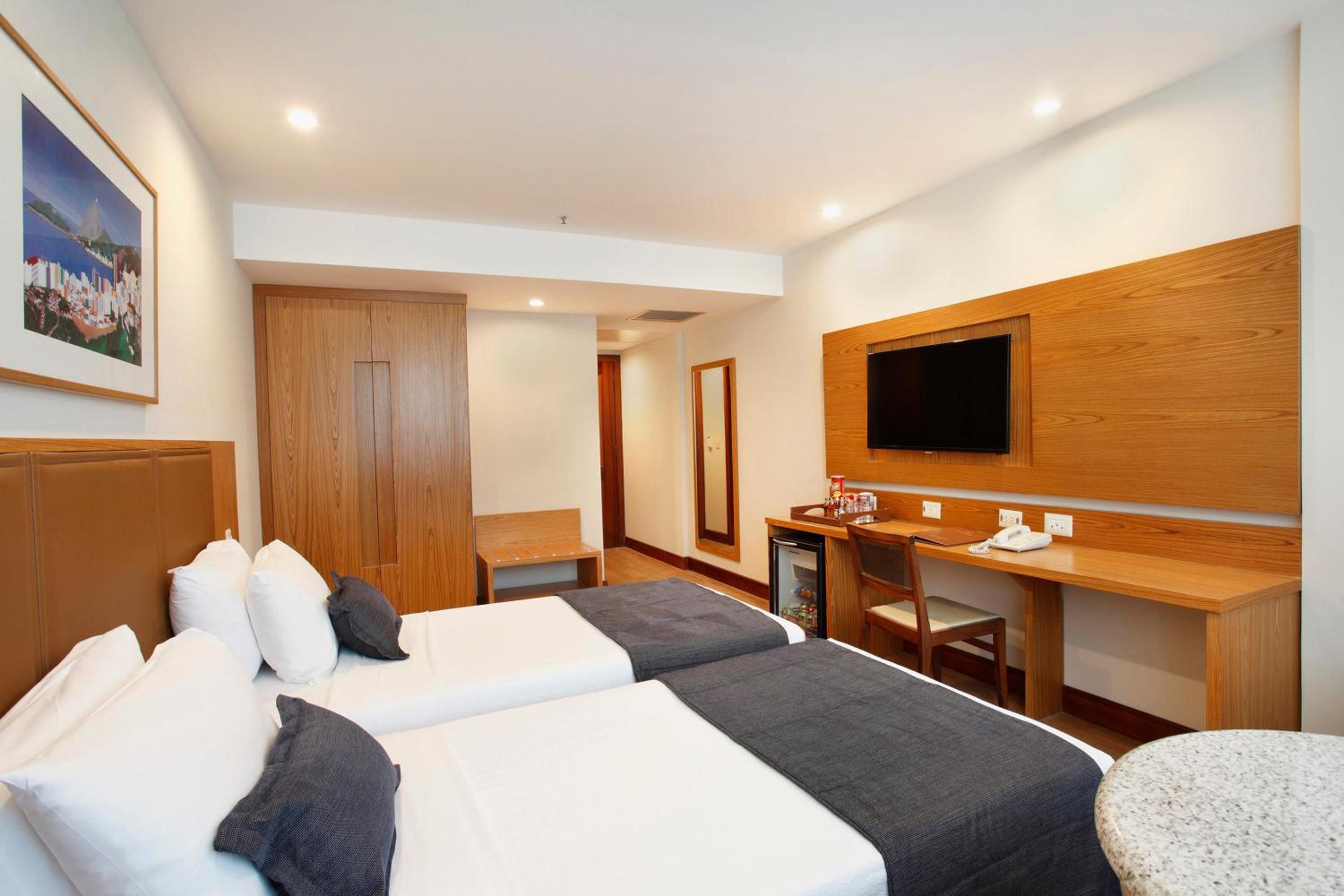 Standard Twin Room - No View - Photo 4