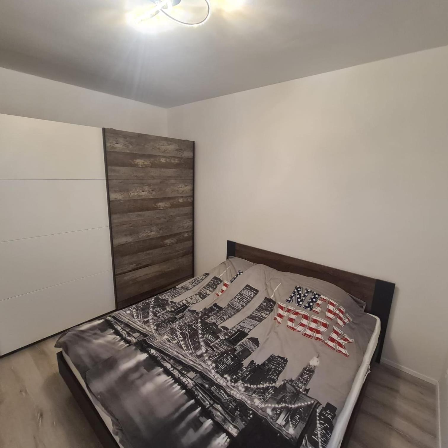 One-Bedroom Apartment - Photo 4