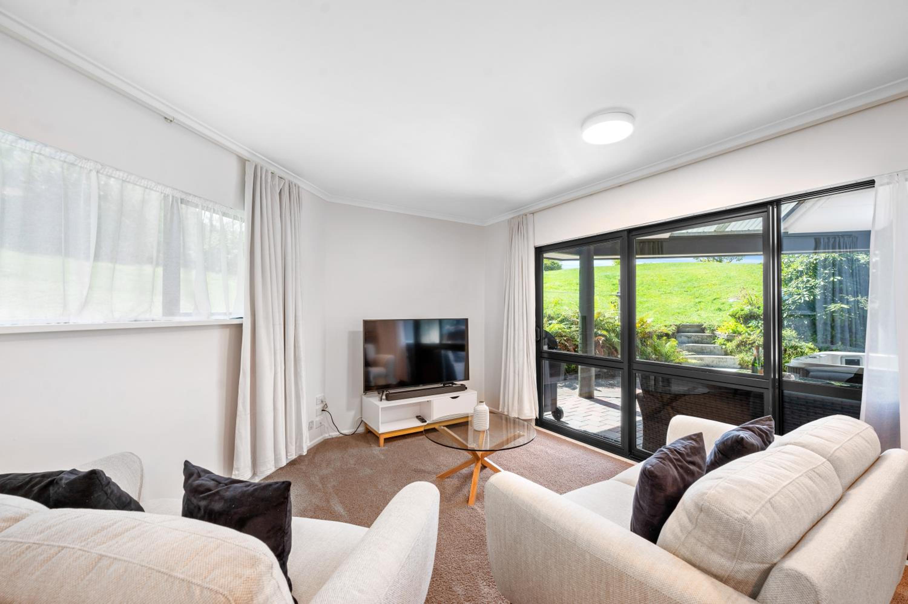 One-Bedroom House photo 3