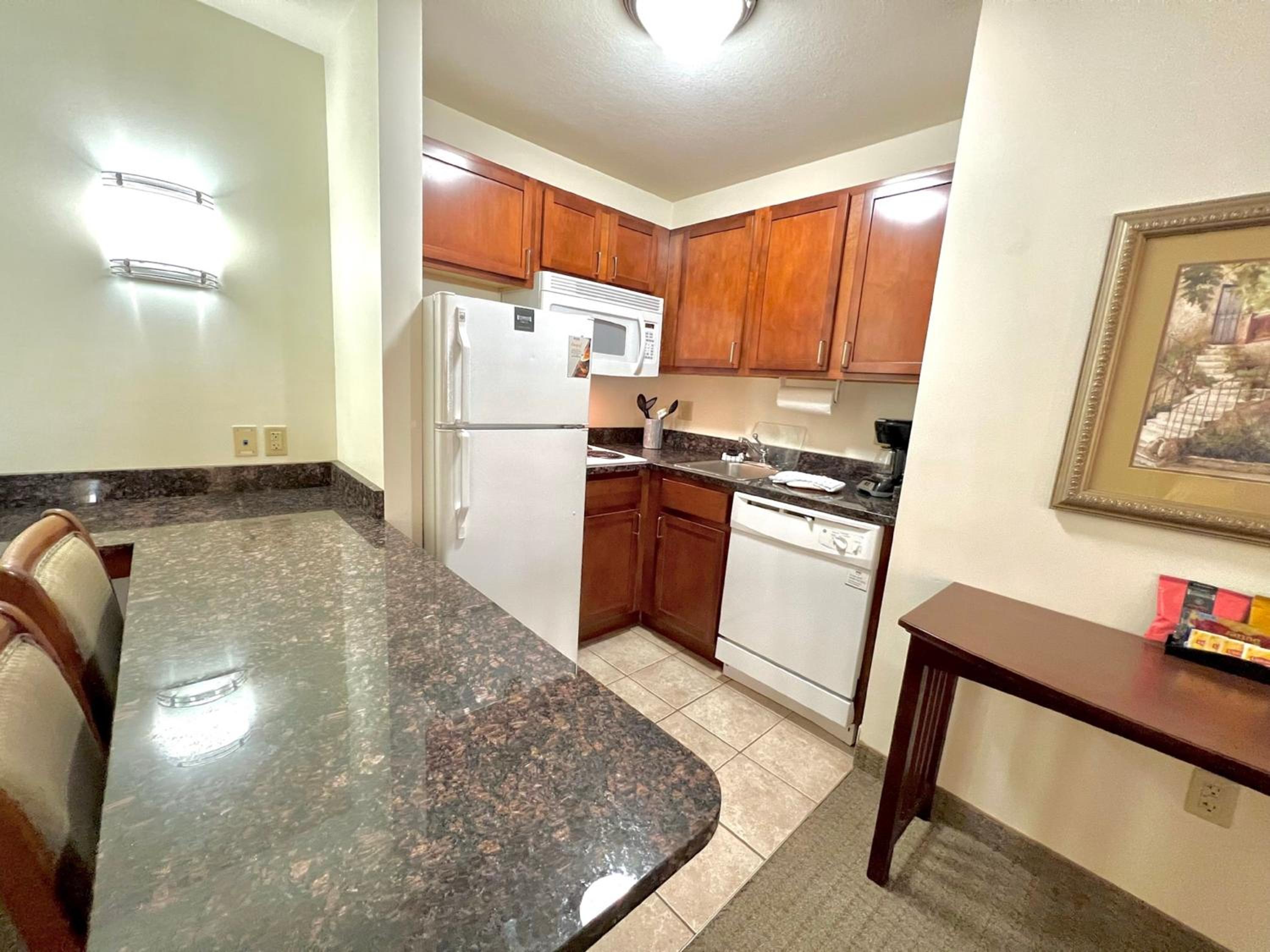 One-Bedroom King Suite - Photo 4