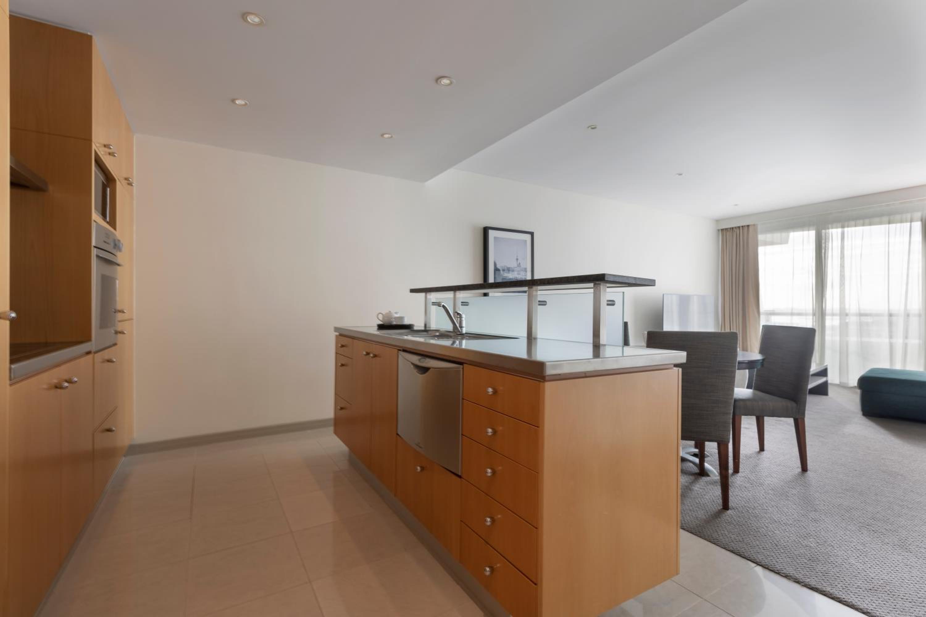 One Bedroom Apartment - Photo 2