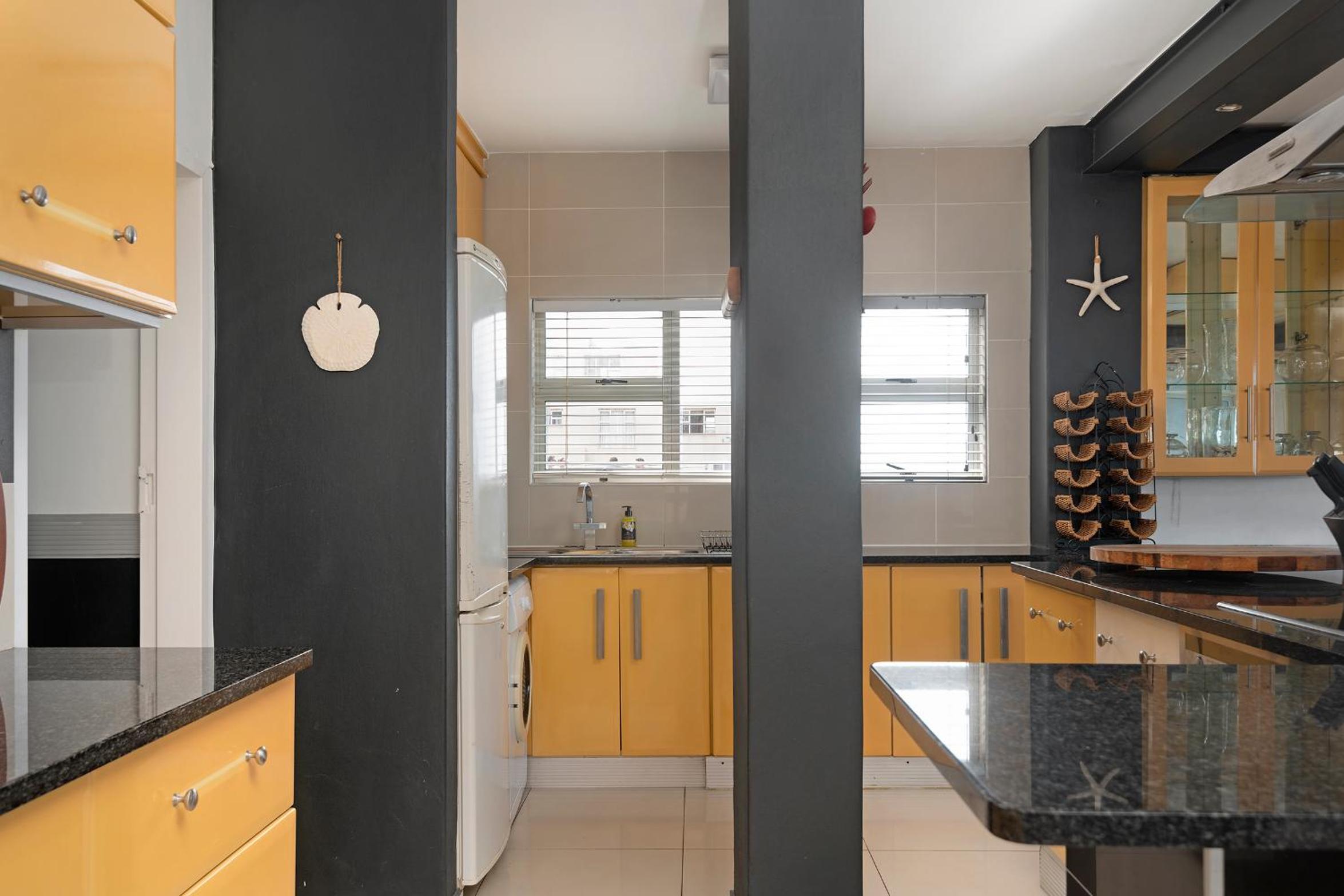Three-Bedroom Apartment - Photo 24