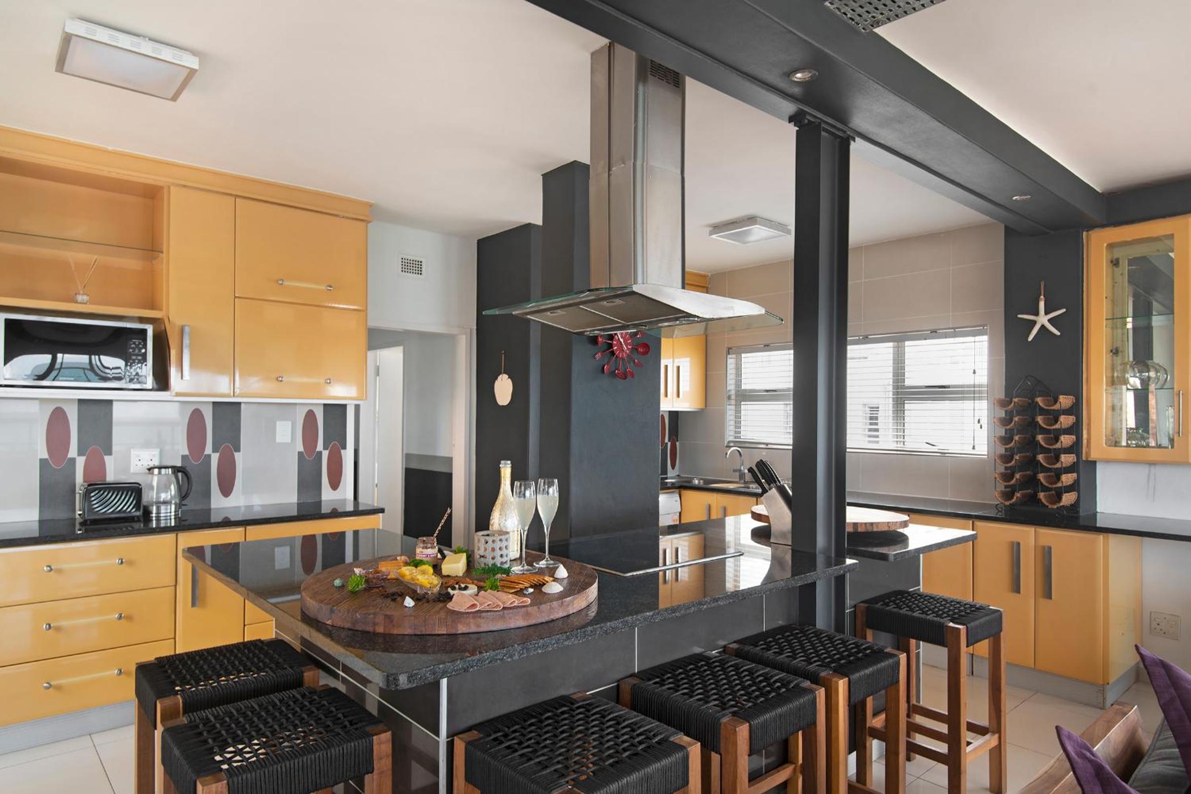 Three-Bedroom Apartment - Photo 23