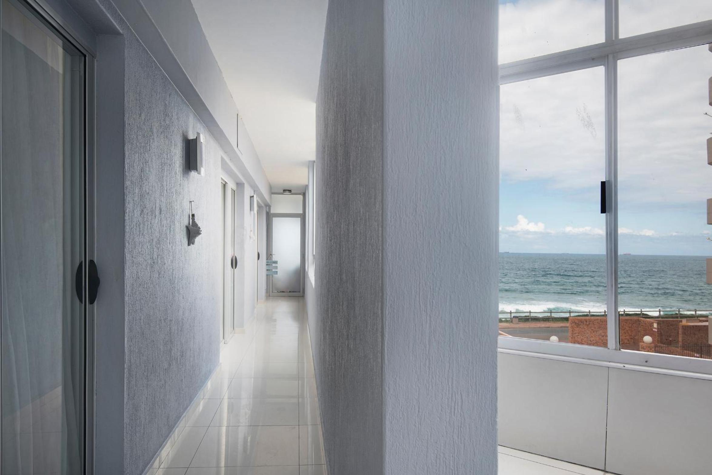 Three-Bedroom Apartment - Photo 10
