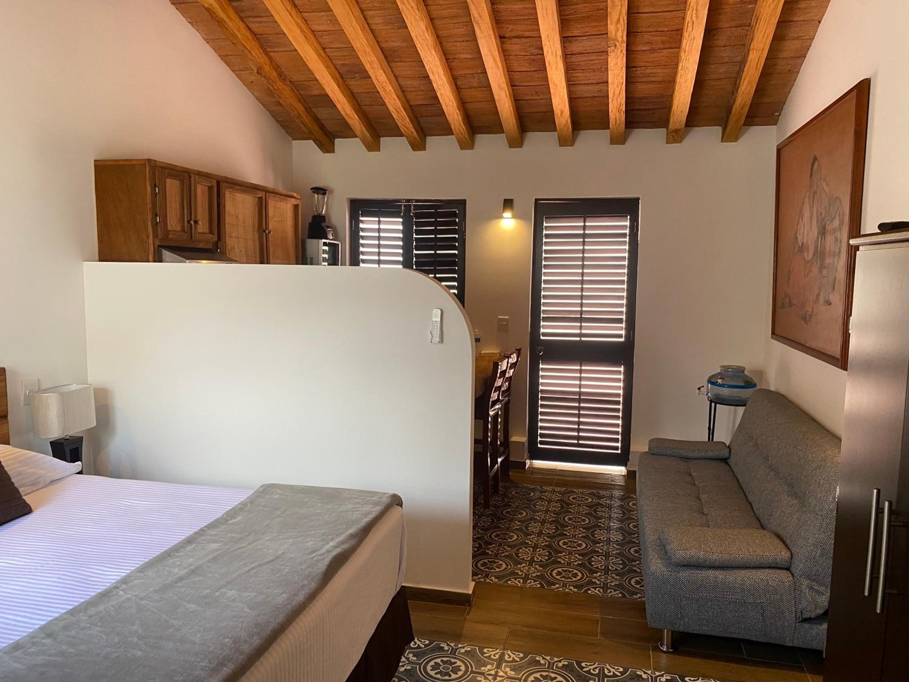 One-Bedroom Apartment, photo 7