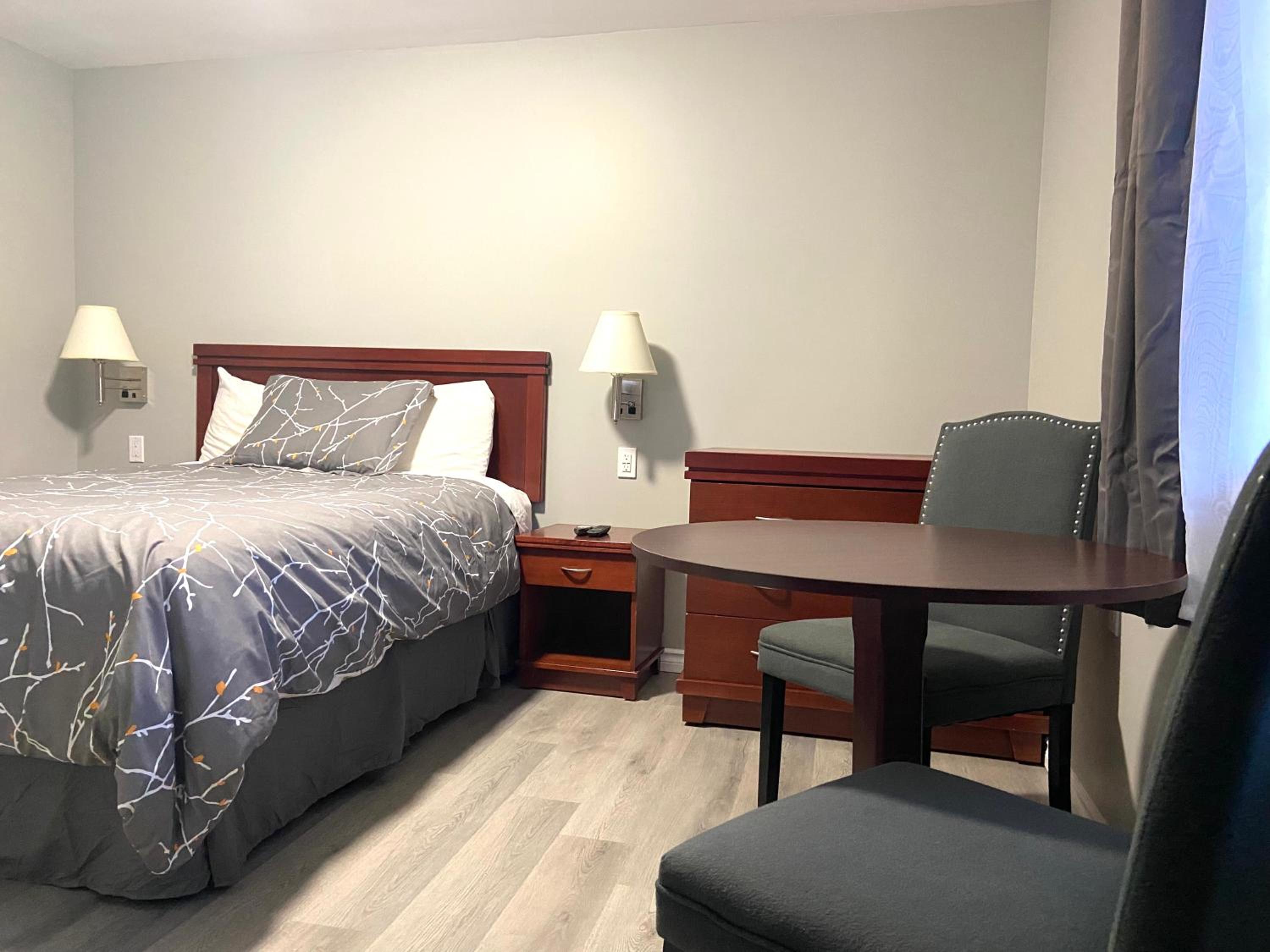 Standard Queen Room - Photo 5